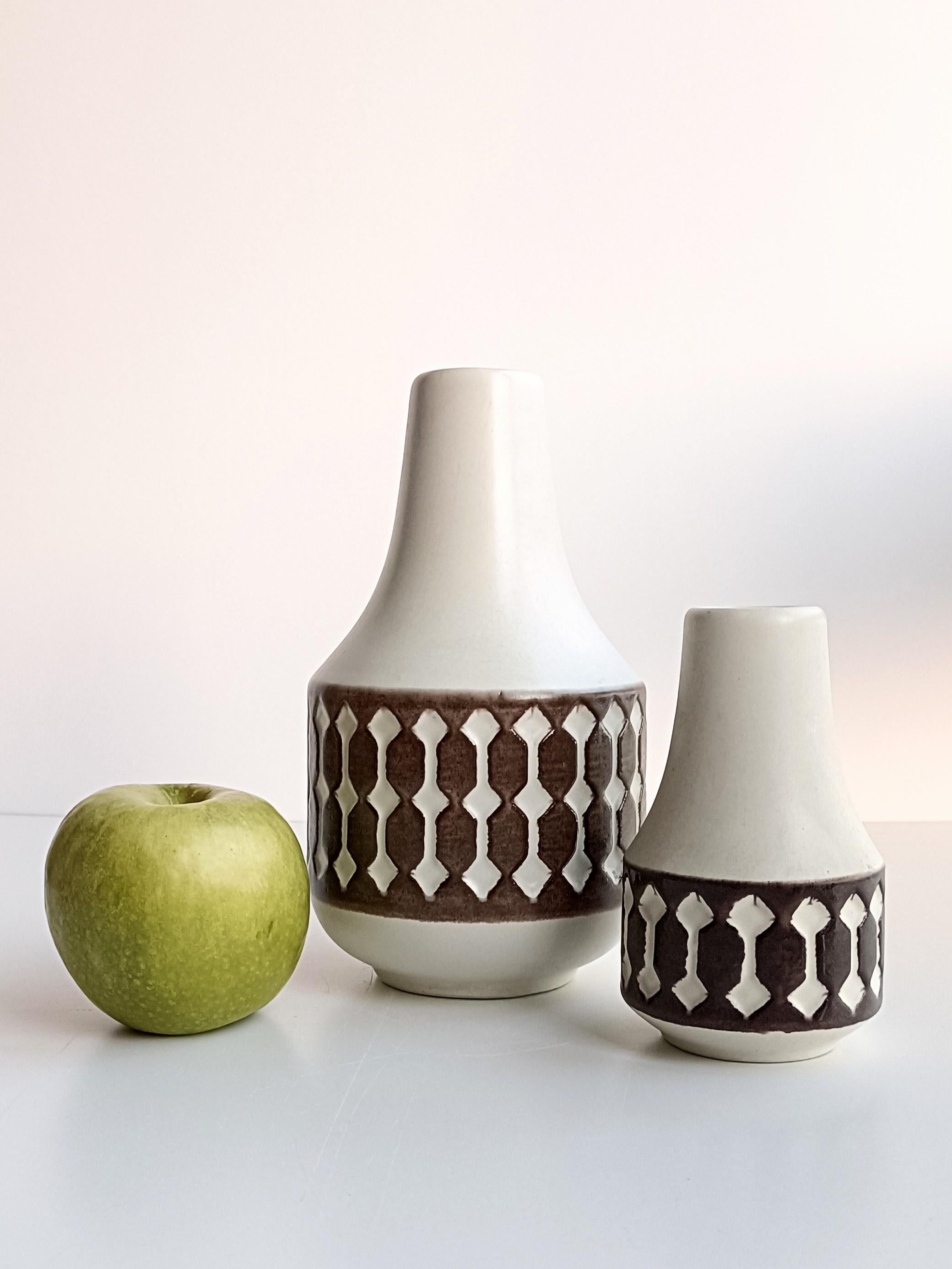 Vernissé Paire de vases en céramique Jasba, Allemagne de l'Ouest, milieu du siècle dernier, 1960 en vente