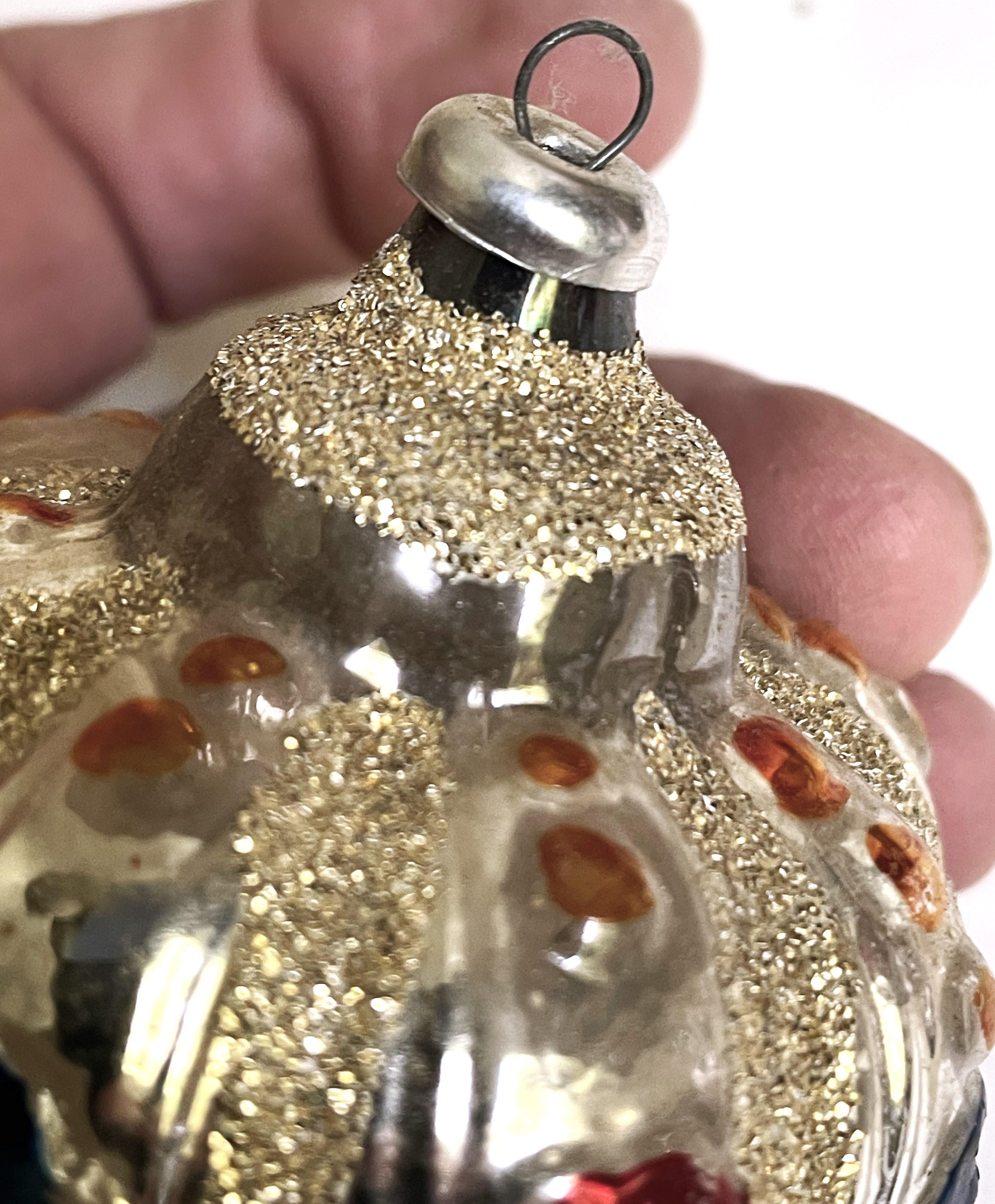 Ornement de sapin de Noël en forme de couronne en verre au mercure soufflé A Silver en vente 2