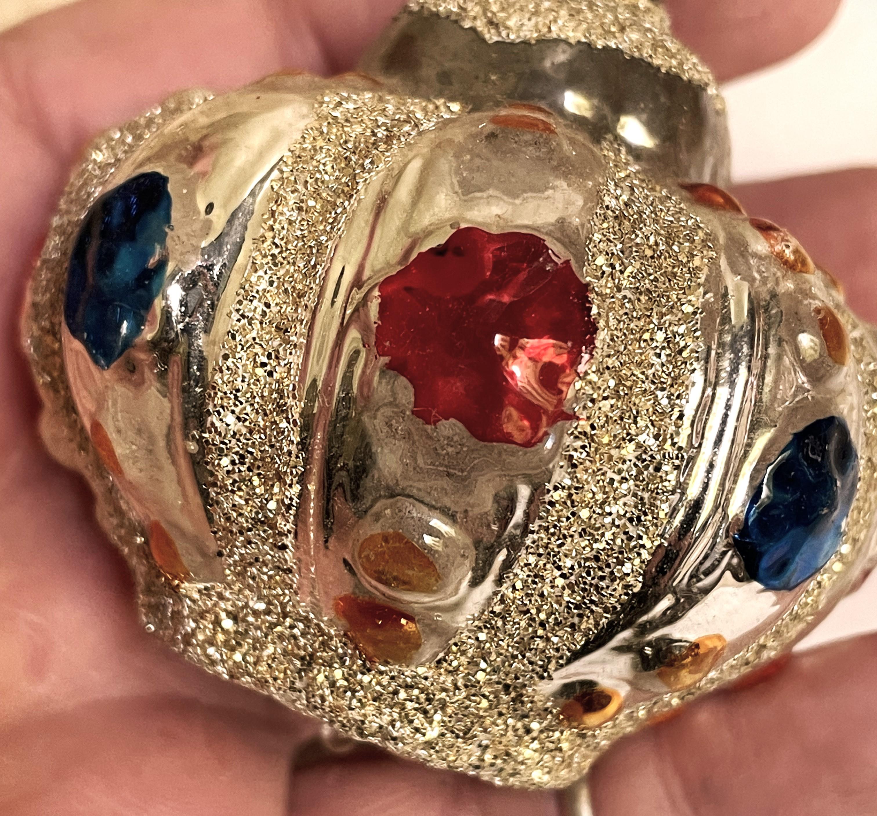 Ornement de sapin de Noël en forme de couronne en verre au mercure soufflé A Silver Bon état - En vente à Clifton Forge, VA