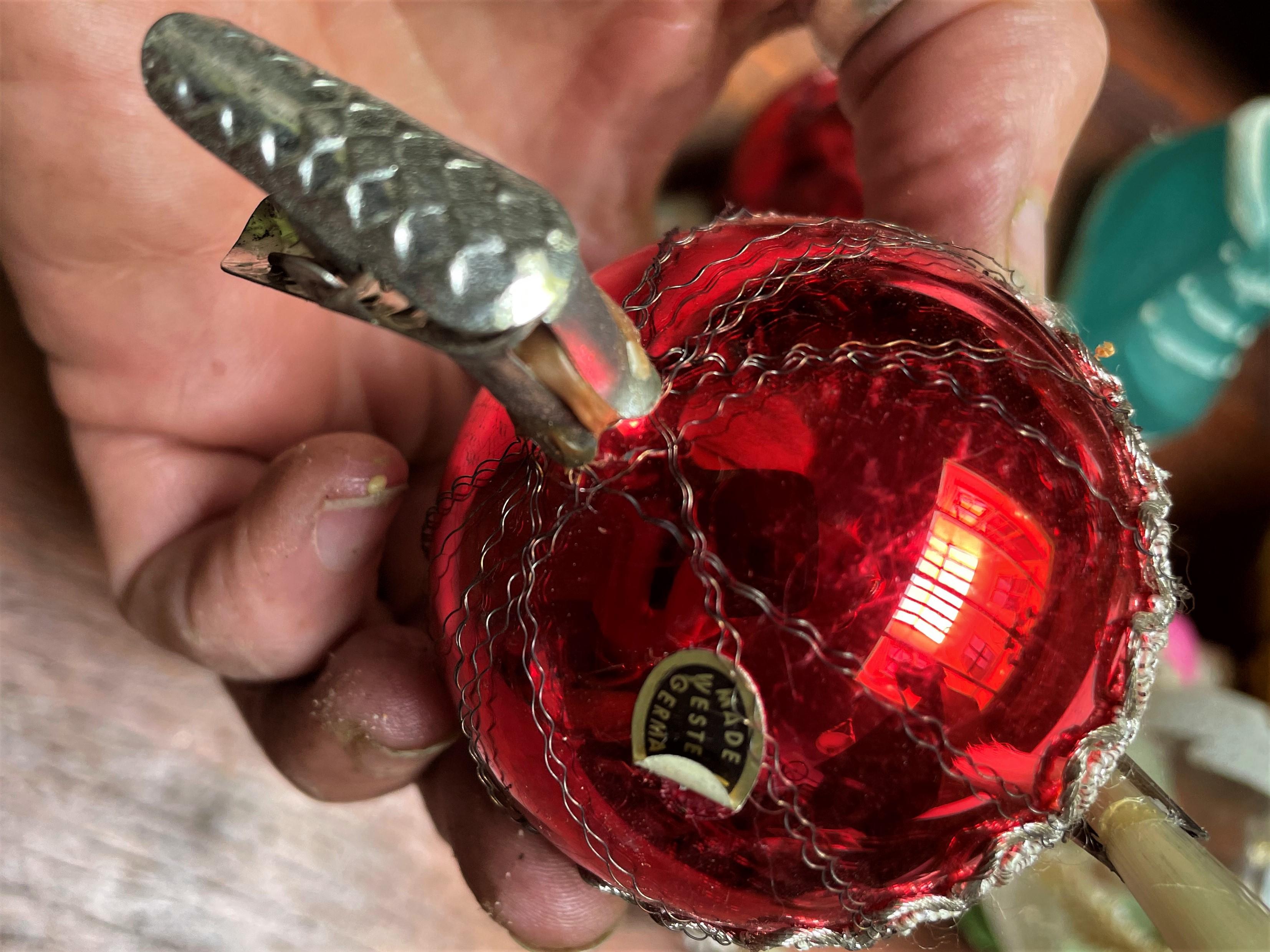 Clip sur verre mercuré, oiseau sur nid, ornement de Noël d'Allemagne de l'Ouest en vente 2