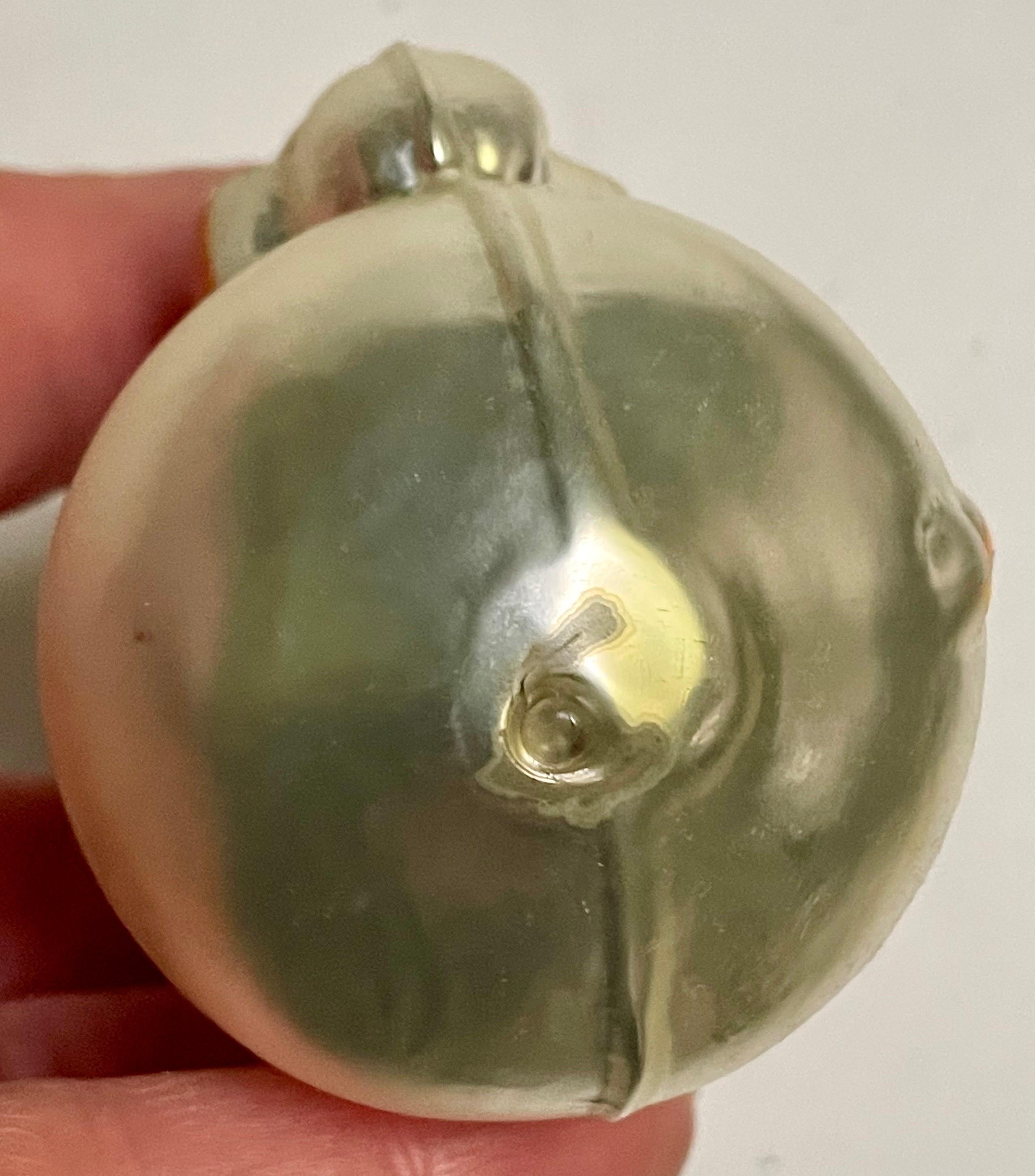 20ième siècle Allemagne de l'Ouest Bonhomme de neige soufflé à la bouche Ornement d'arbre de Noël en verre au mercure Foulard rouge en vente