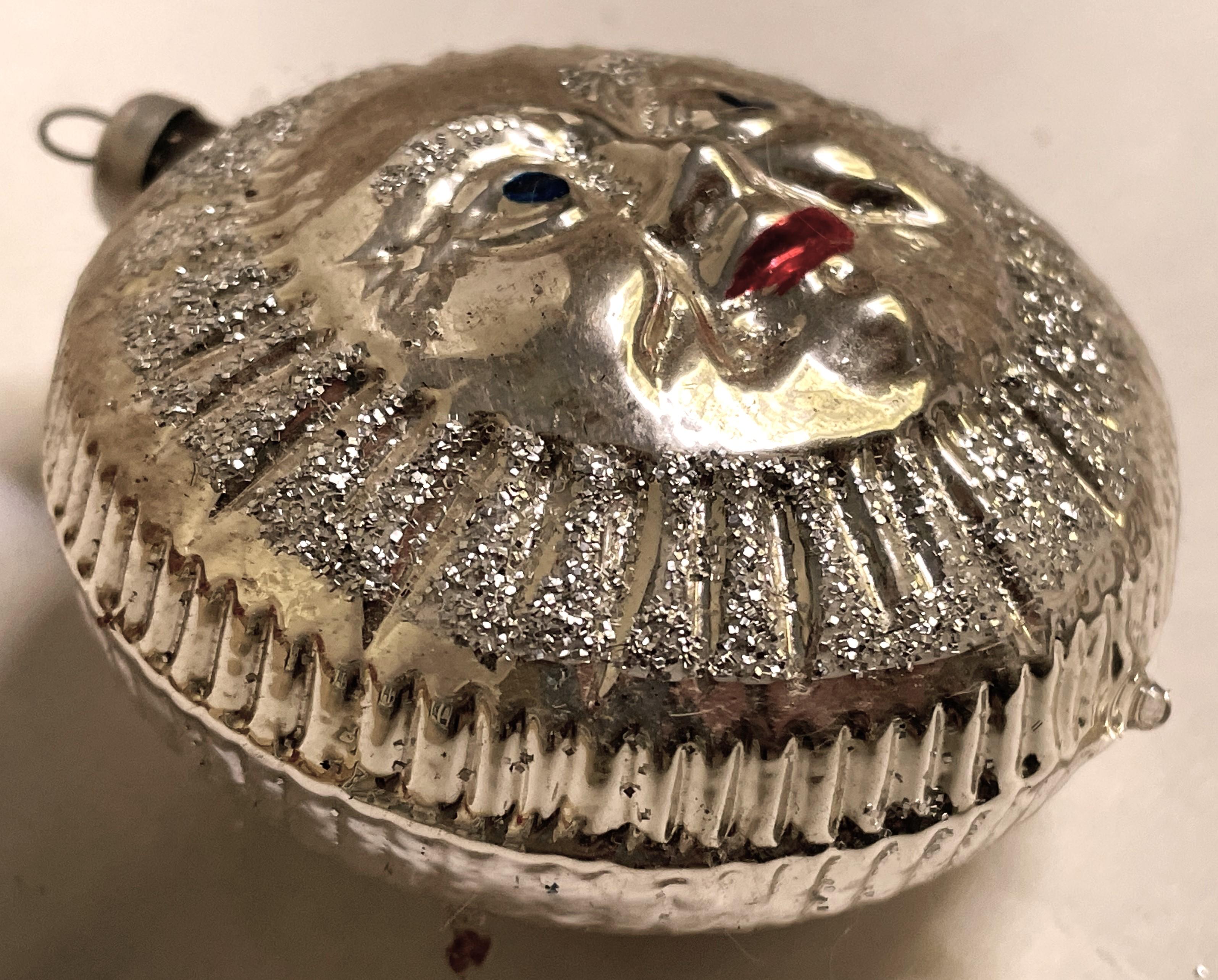 Germania Occidentale Faccia di Luna in vetro soffiato al mercurio d'argento Ornamento per albero di Natale rotondo In condizioni buone in vendita a Clifton Forge, VA