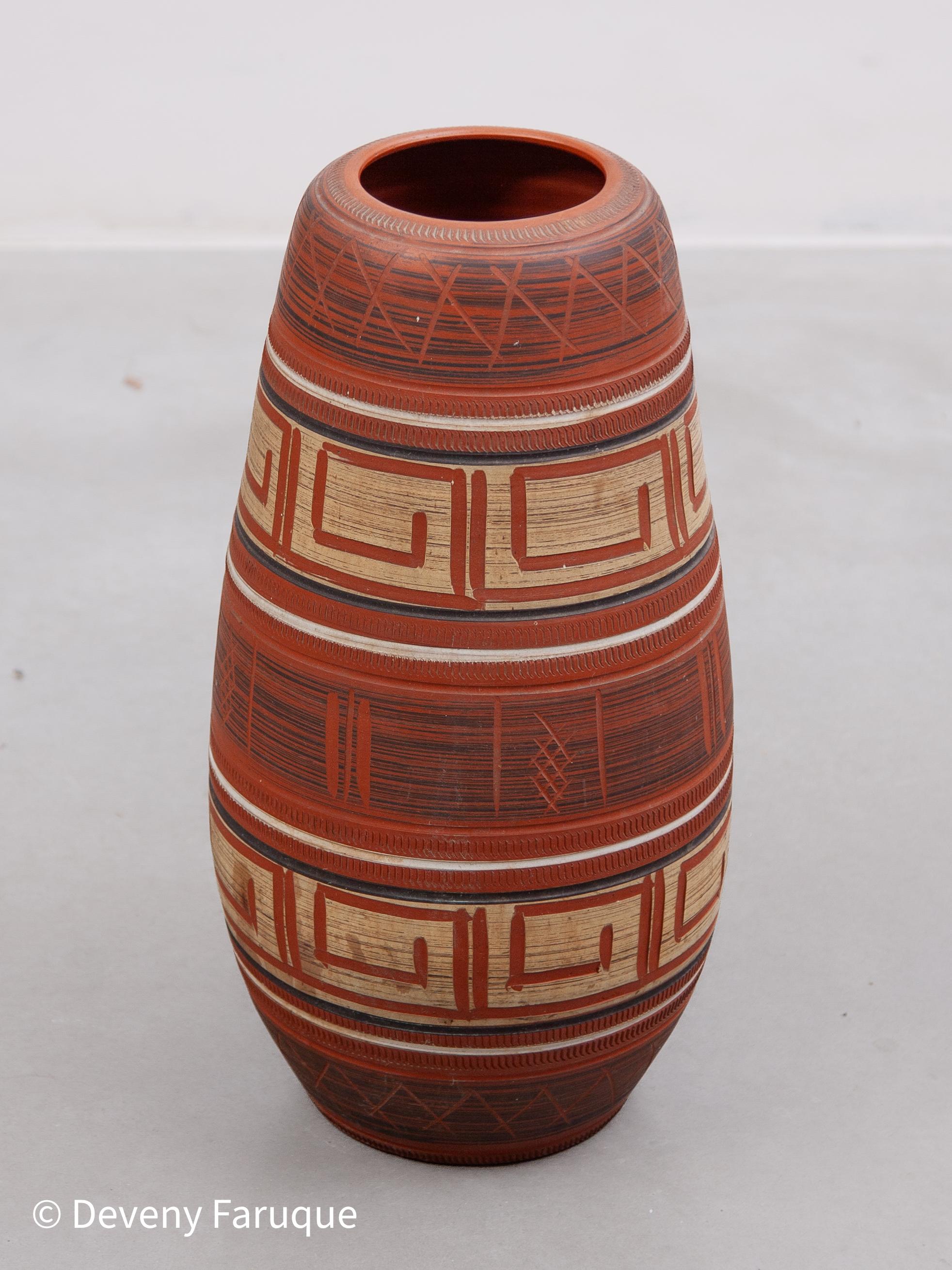West Germany Set of Two red Ceramic Vases designed by AKRU KERAMIK For Sale 5