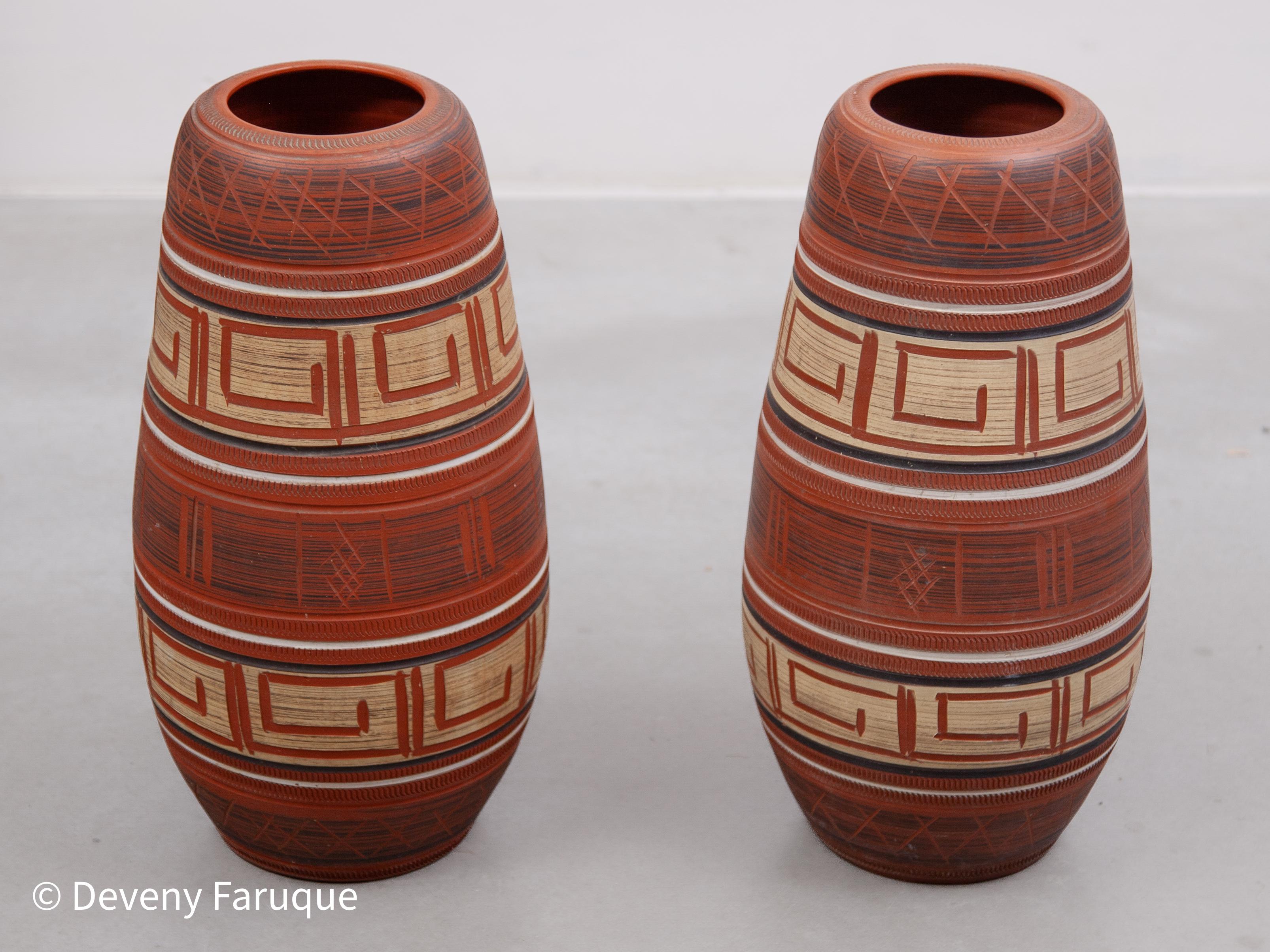 West Germany Set of Two red Ceramic Vases designed by AKRU KERAMIK For Sale 2