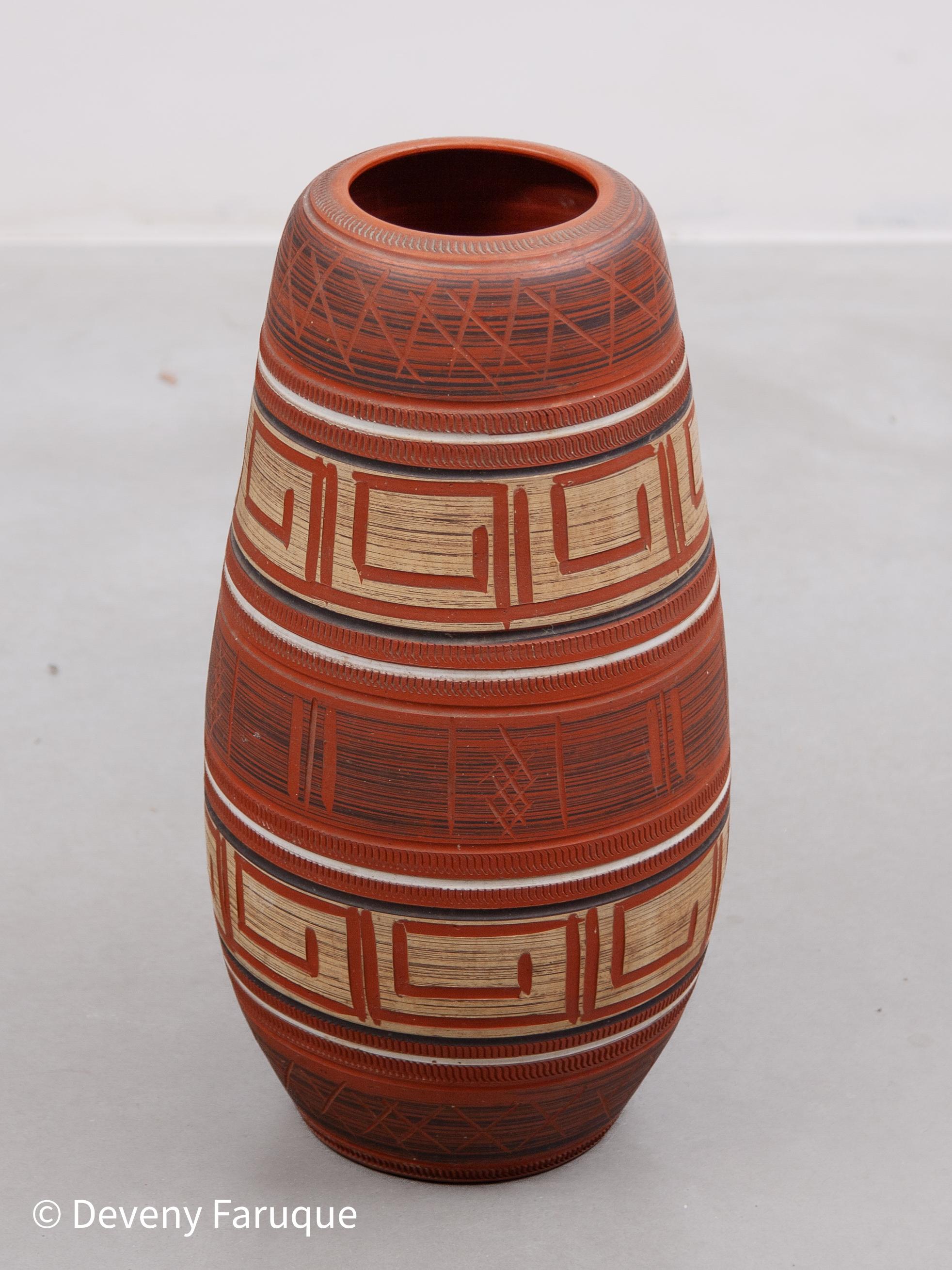 West Germany Set of Two red Ceramic Vases designed by AKRU KERAMIK For Sale 3