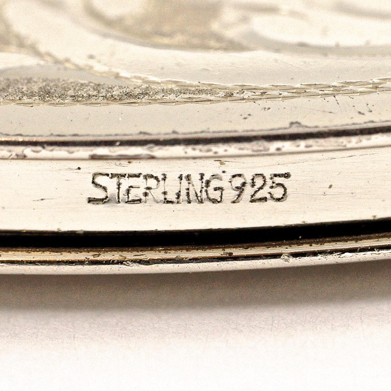 West Germany Sterling Silver Powder Compact with a Leaf Design circa 1950s For Sale 5