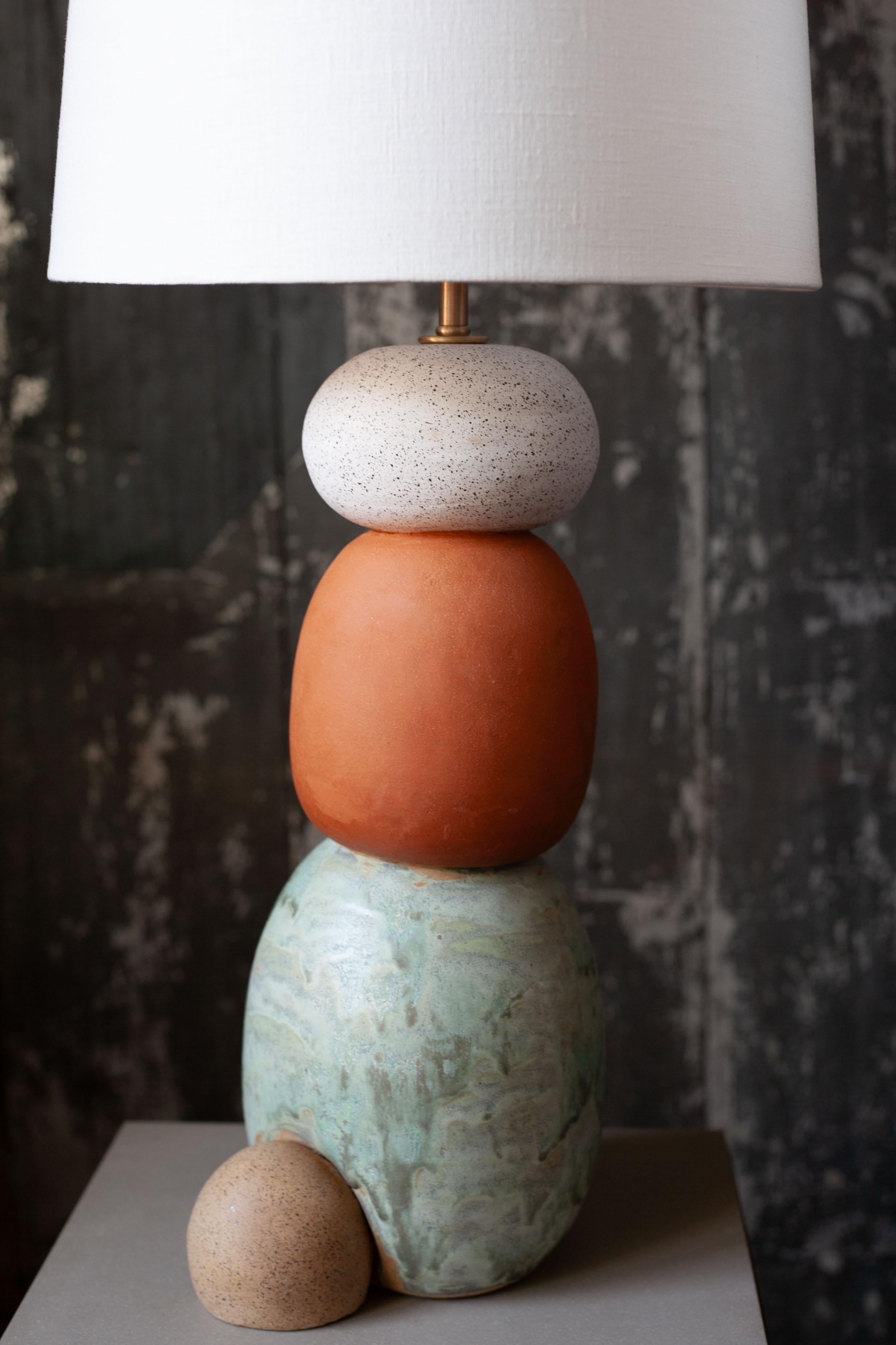Américain Paire de lampes West, Contemporary Handmade Ceramic Glazed, White, Green, Red Clay en vente