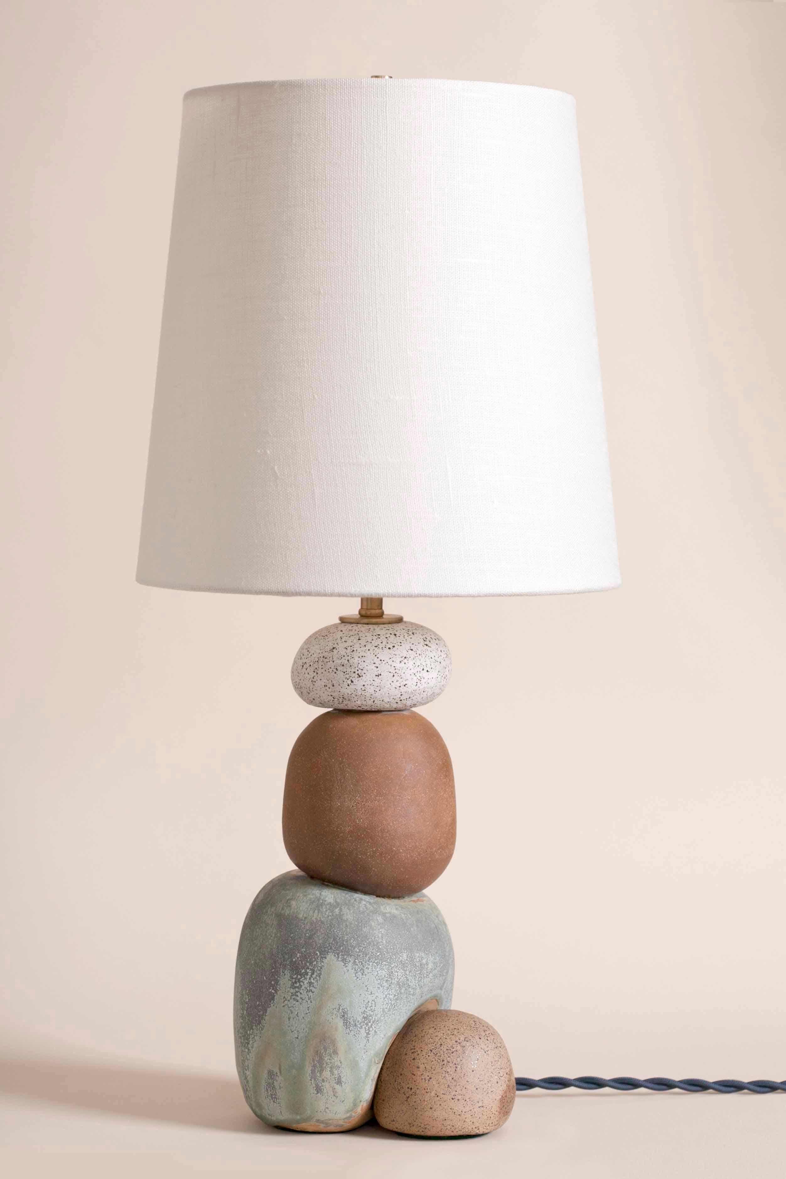 Laiton Paire de lampes West, Contemporary Handmade Ceramic Glazed, White, Green, Red Clay en vente