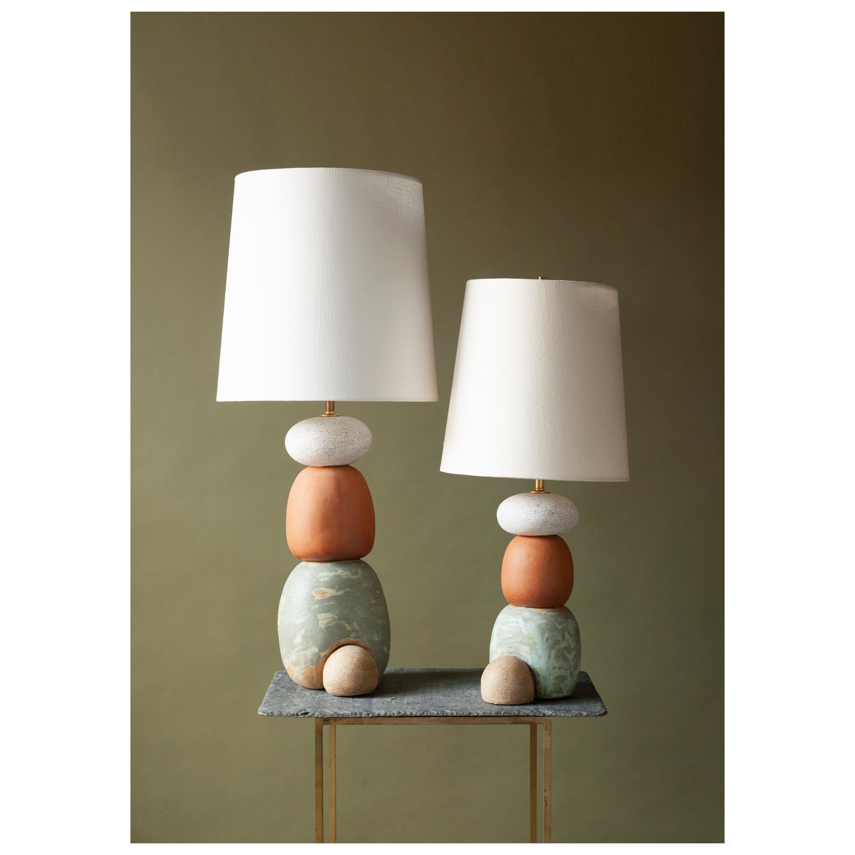 Paire de lampes West, Contemporary Handmade Ceramic Glazed, White, Green, Red Clay en vente 1