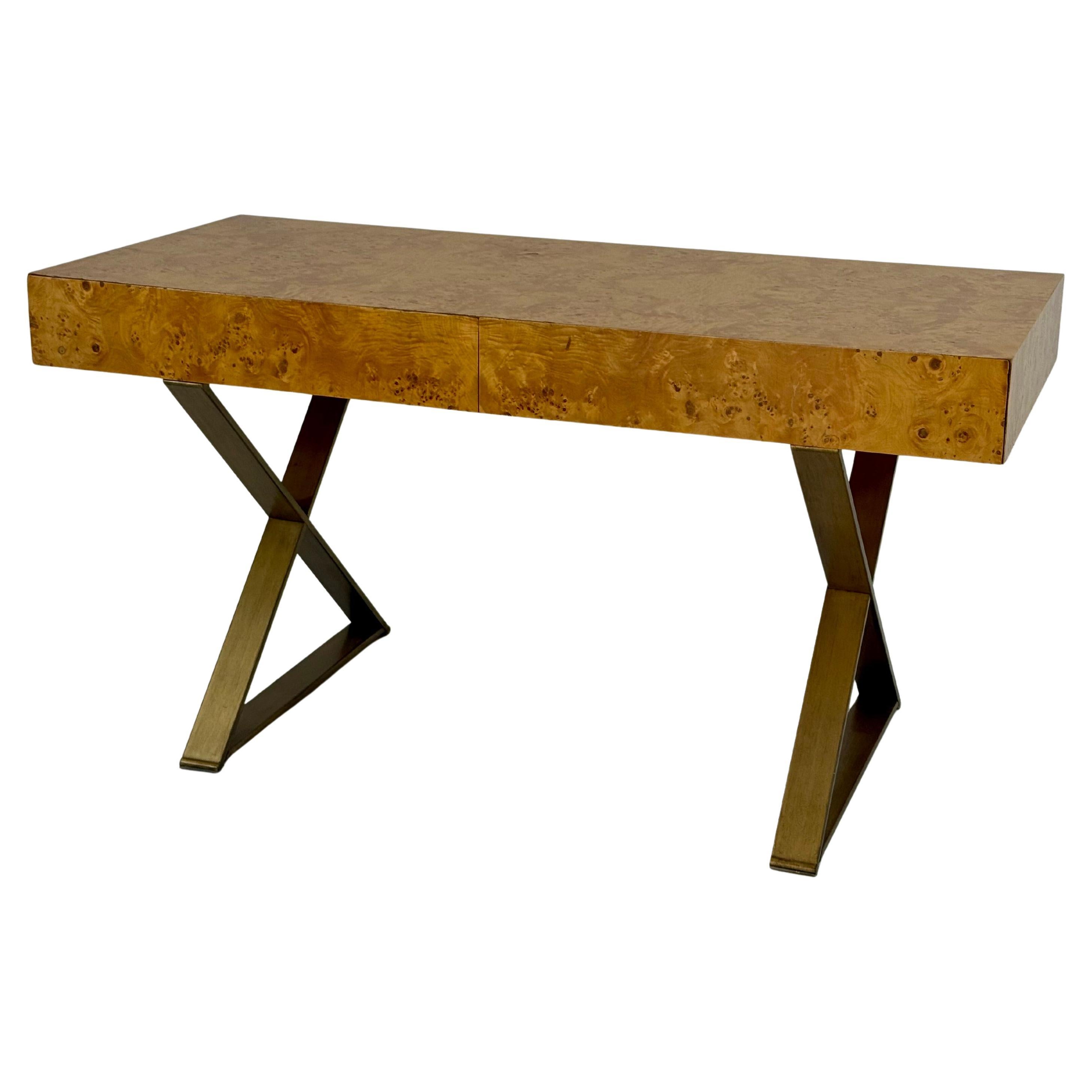 Scrivania West Michigan in legno di radica con base a X in bronzo, due cassetti in vendita
