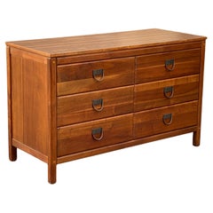 West Michigan Furniture Co. Cómoda doble de nogal moderna de mediados de siglo