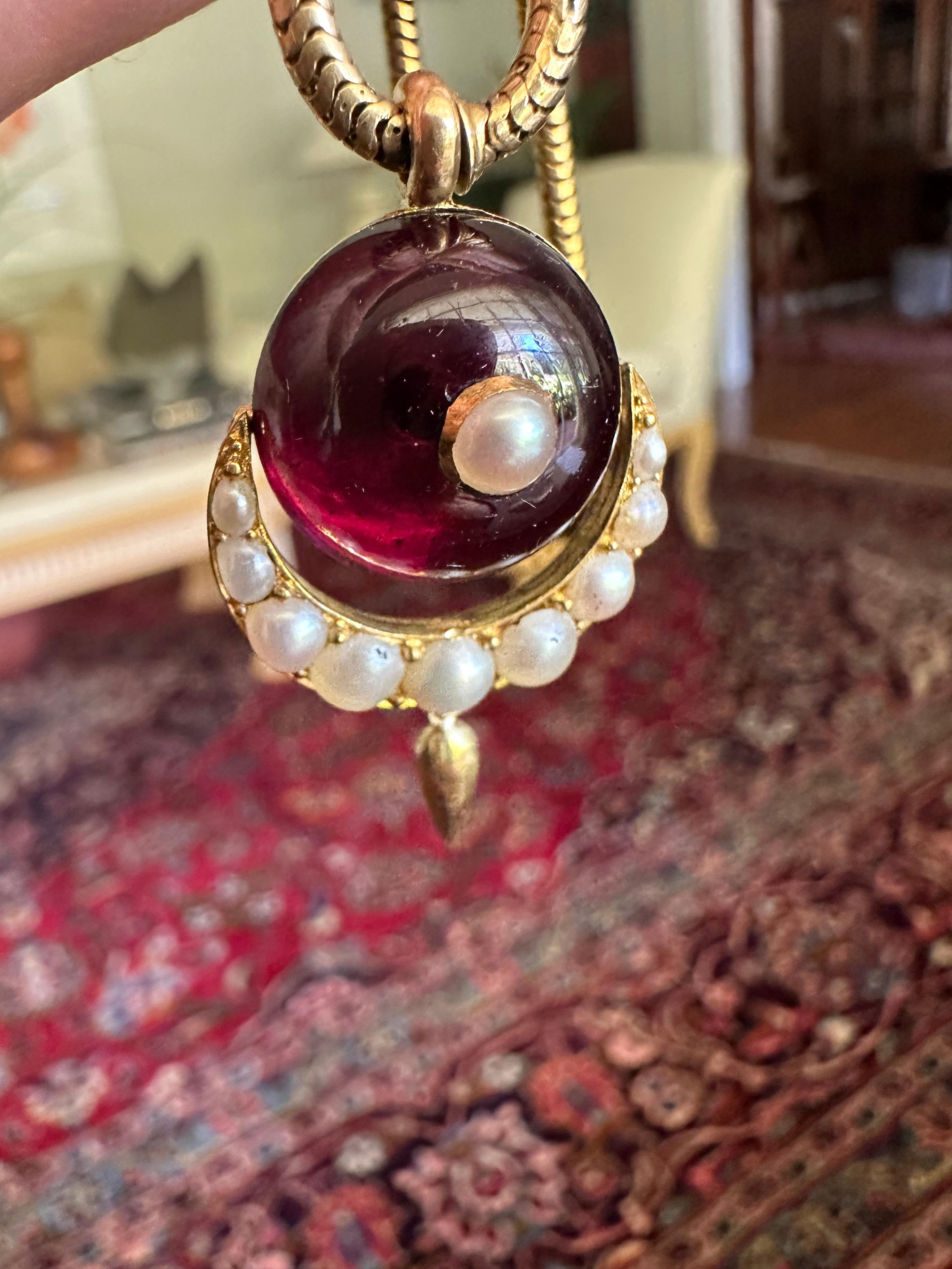 Suite di orecchini e ciondoli vittoriani con granato e perle di West & Son in vendita 6