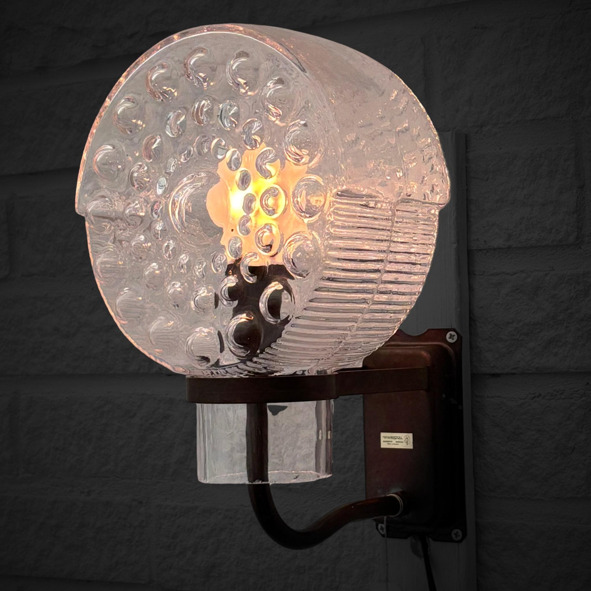 Suédois Westal, lampe de façade extérieure scandinave, cuivre et verre, Suède, années 1960 en vente
