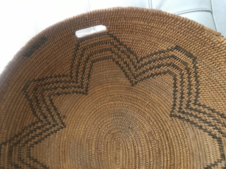 Western Apache Basket In Good Condition For Sale In Los Angeles, CA