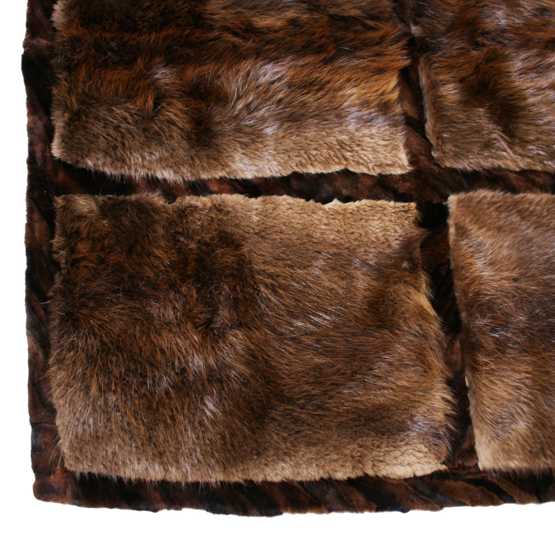 Western European Natural Otther Fur Rectangular Rug, France, 1970s In Good Condition For Sale In Madrid, ES