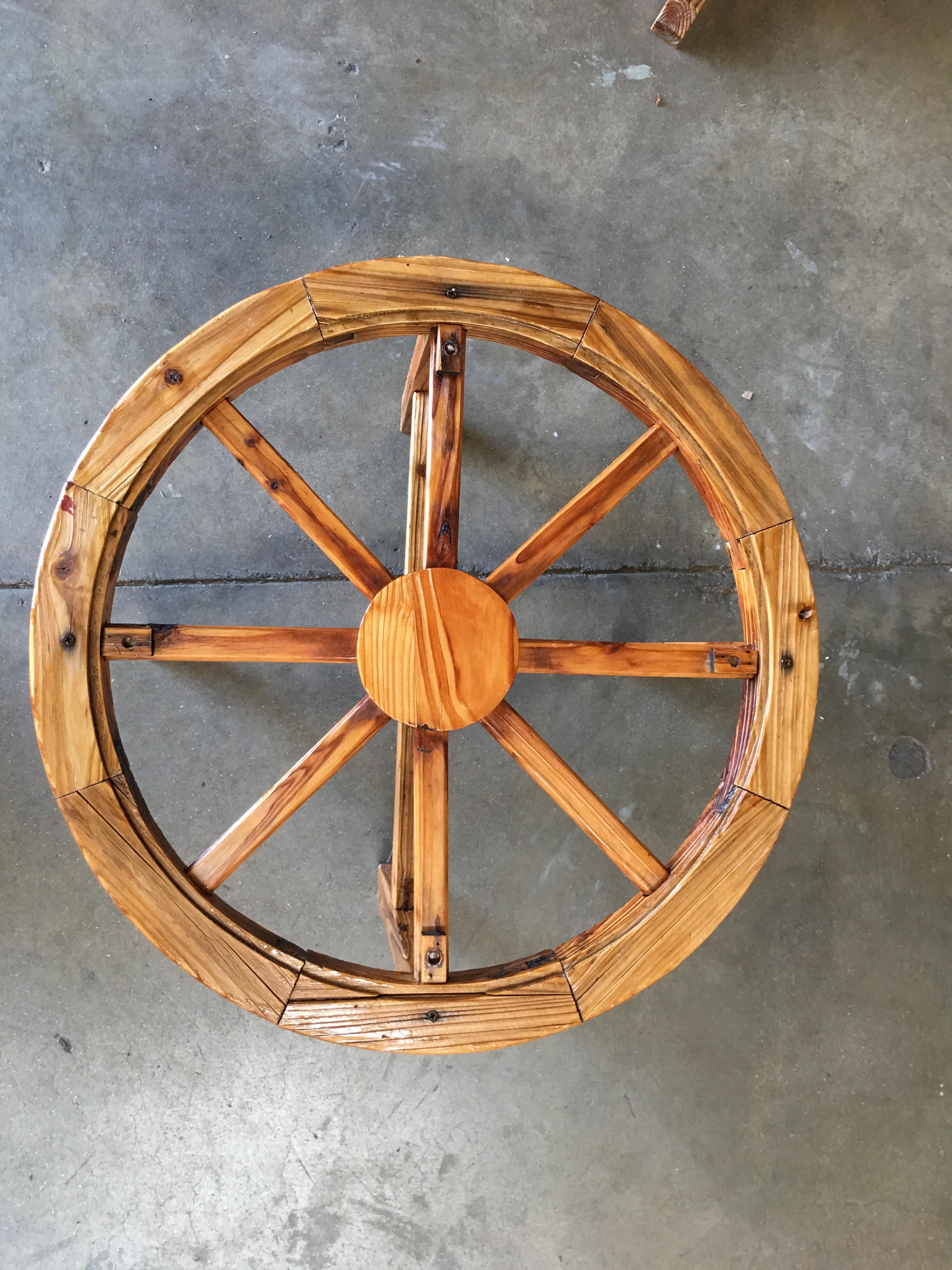Western Folk Art Wagon Wheel Table and Chairs Set, 1960 For Sale 2