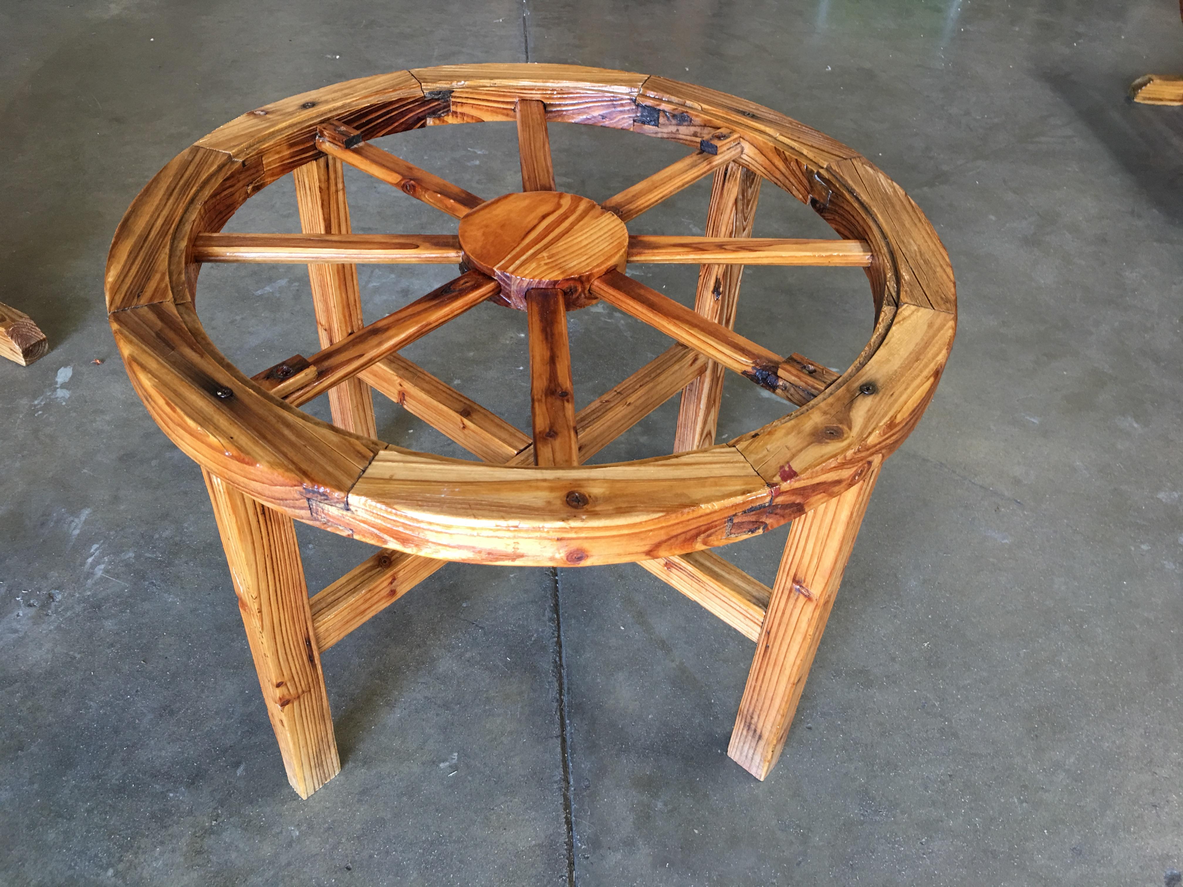 Western Folk Art Wagon Wheel Table and Chairs Set, 1960 For Sale 3