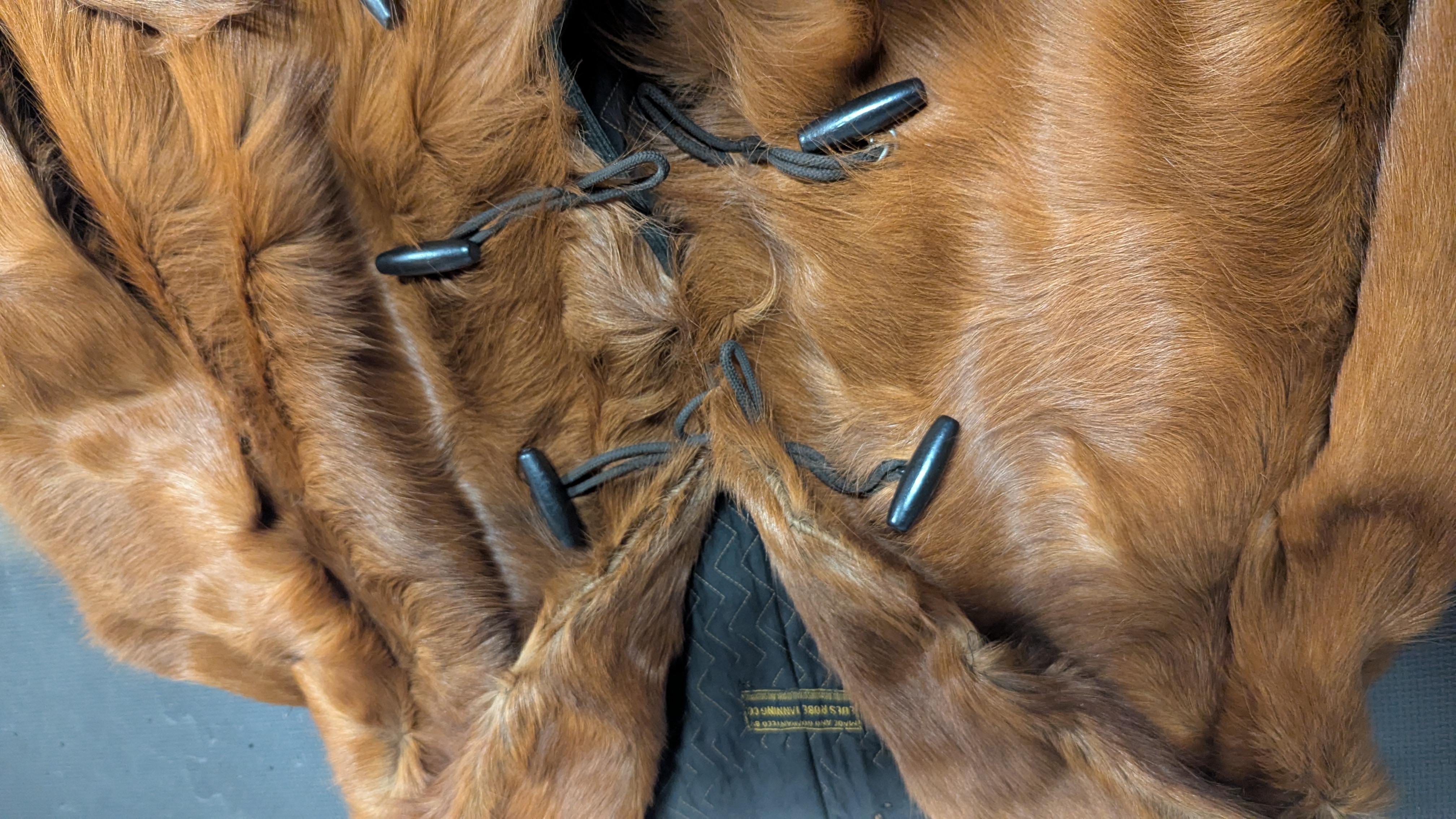 Cappotto di pelliccia occidentale vittoriano In condizioni buone in vendita a Pueblo, CO