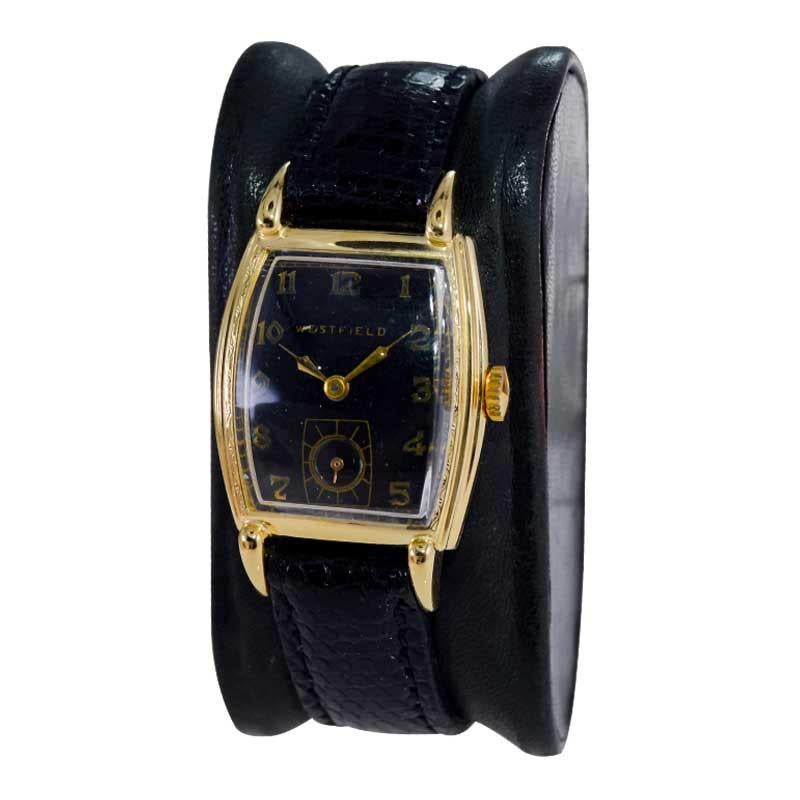 Westfield by Bulova Yellow Gold Filled Art Deco Tortue Shaped Deco Style, 1940 In Excellent Condition For Sale In Long Beach, CA
