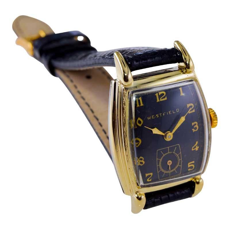 Women's or Men's Westfield by Bulova Yellow Gold Filled Art Deco Tortue Shaped Deco Style, 1940 For Sale
