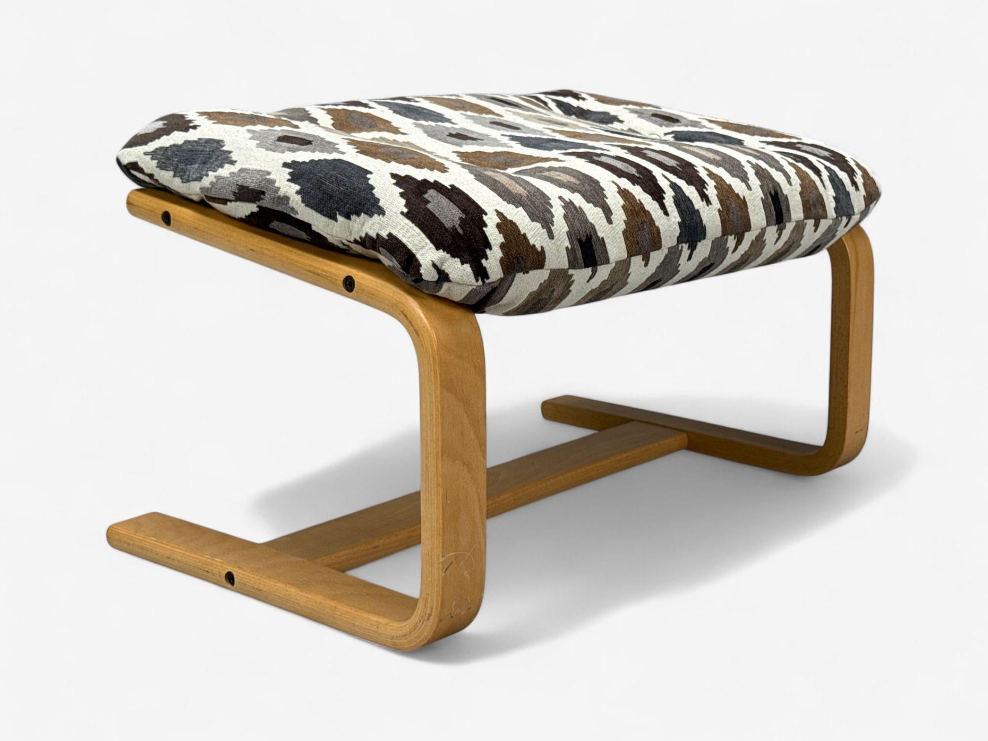Westnofa, bois courbé, tissu, chaise longue et ottoman, Norvège, années 1960 en vente 5