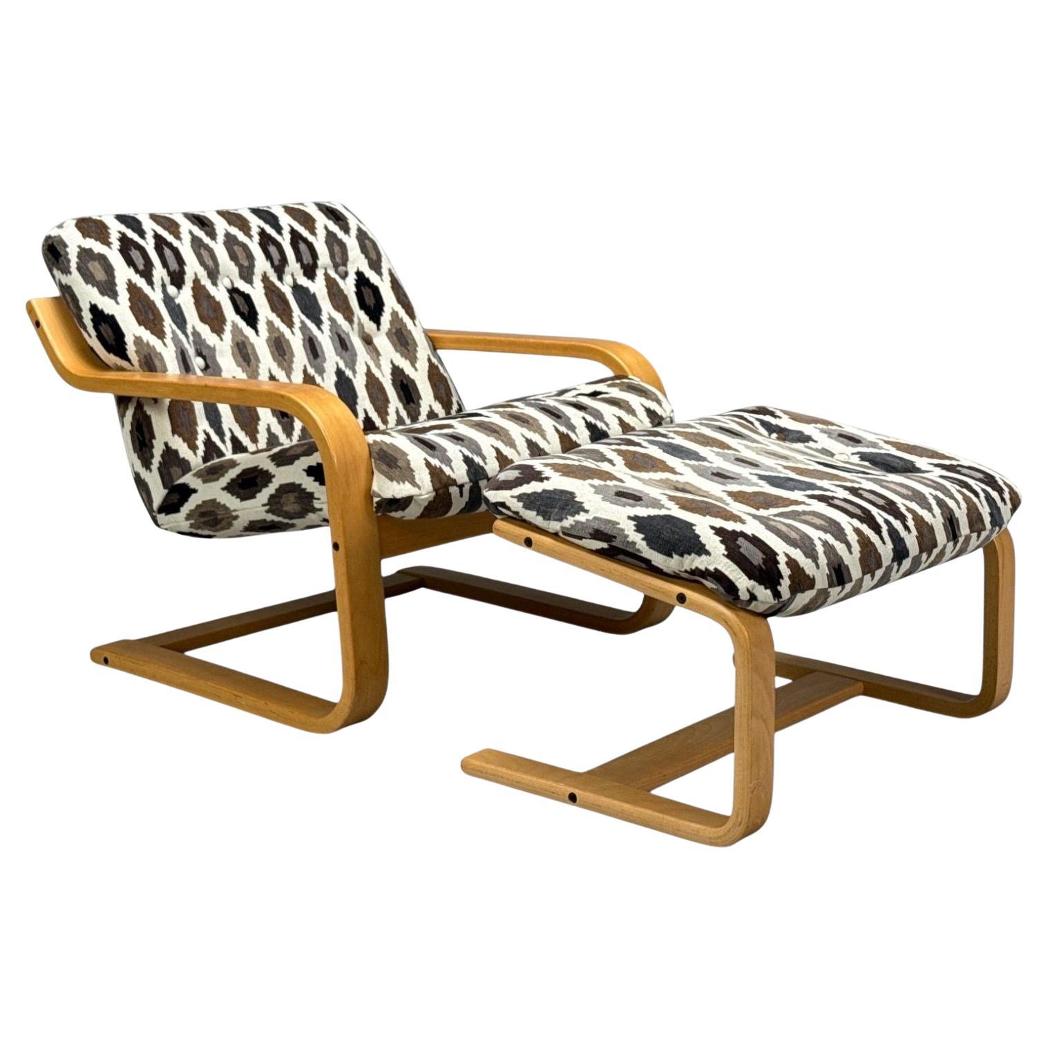 Westnofa, Silla de salón y otomana de madera curvada y tela, Noruega, años 60