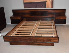 Westnofa Furniture Rosewood Bedroom Set Queen Floating Frame Bed and Dressers