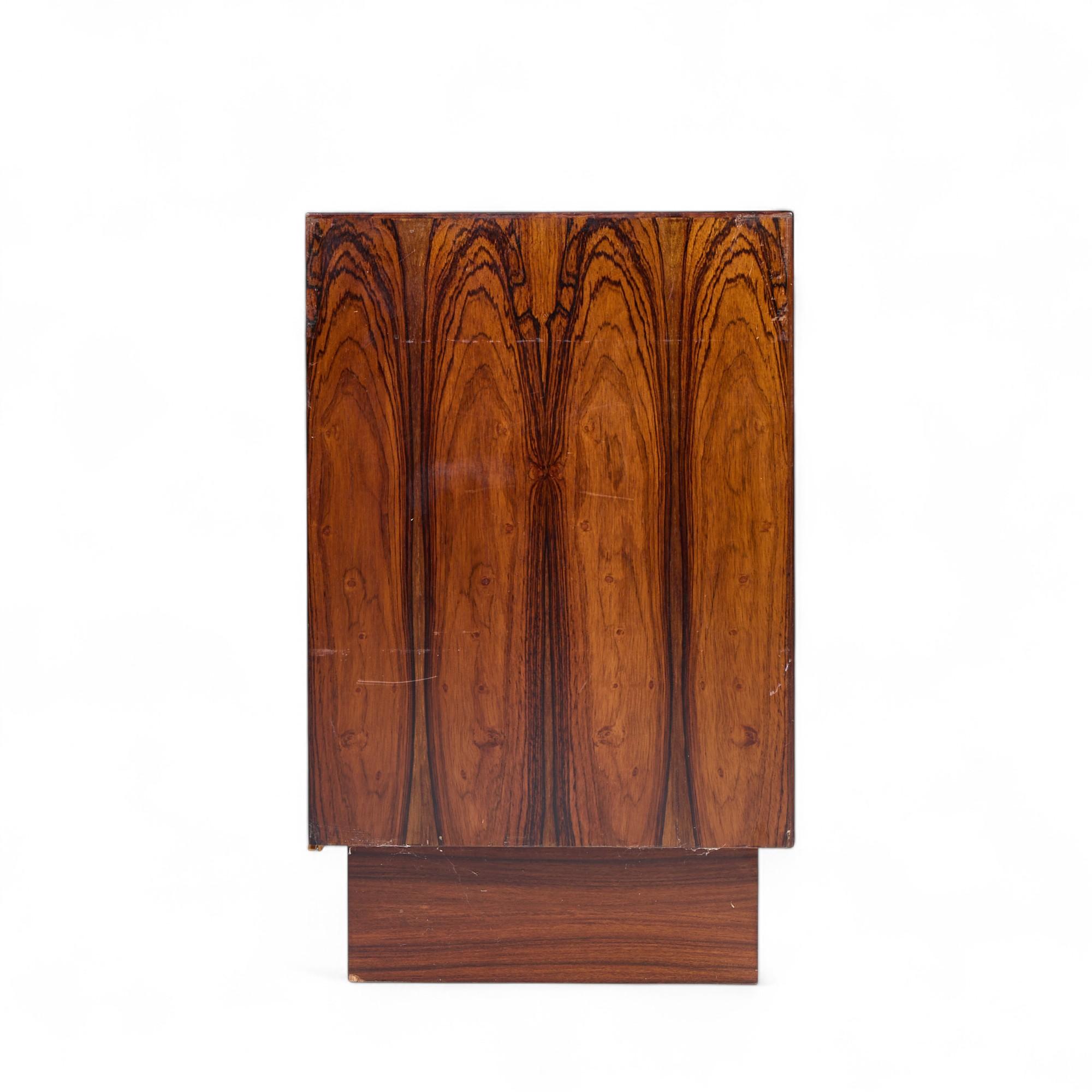 Westnofa Mid Century Danish Rosewood 8 Drawer Lowboy Dresser In Good Condition For Sale In Franklin Park, IL