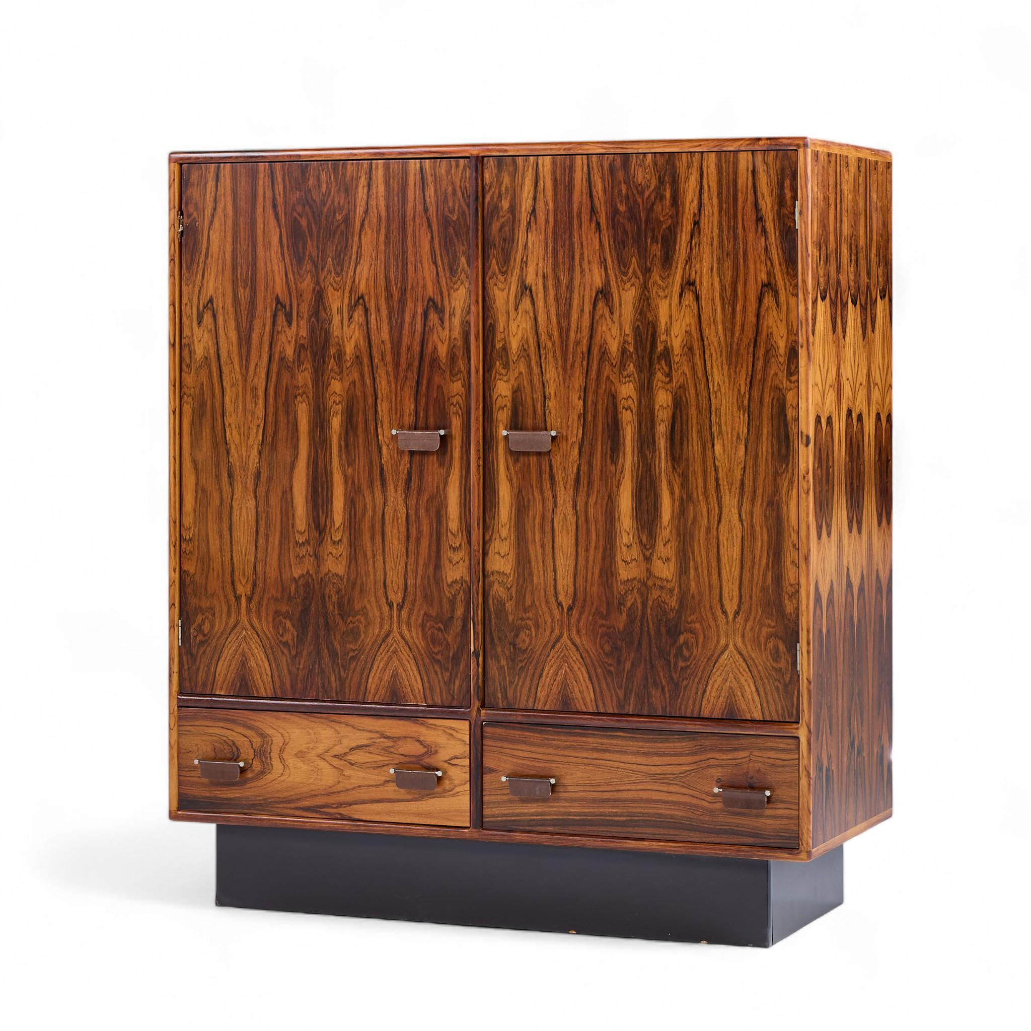 Armario danés de palisandro Westnofa Mid Century Moderno de mediados de siglo en venta