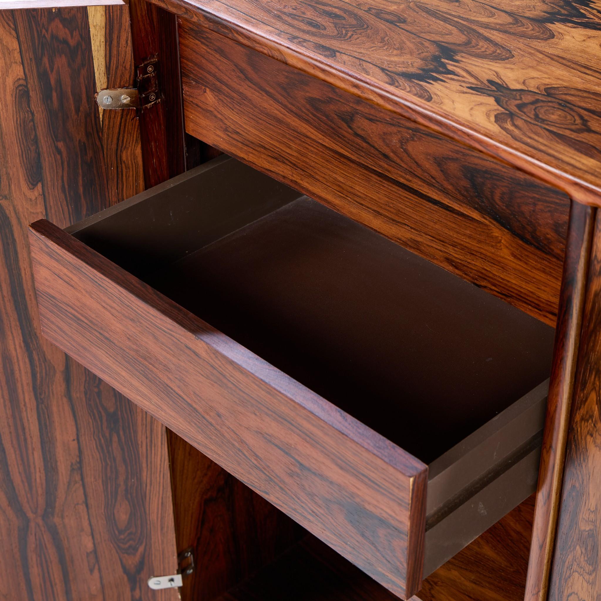 Armario danés de palisandro Westnofa Mid Century Palo de rosa en venta