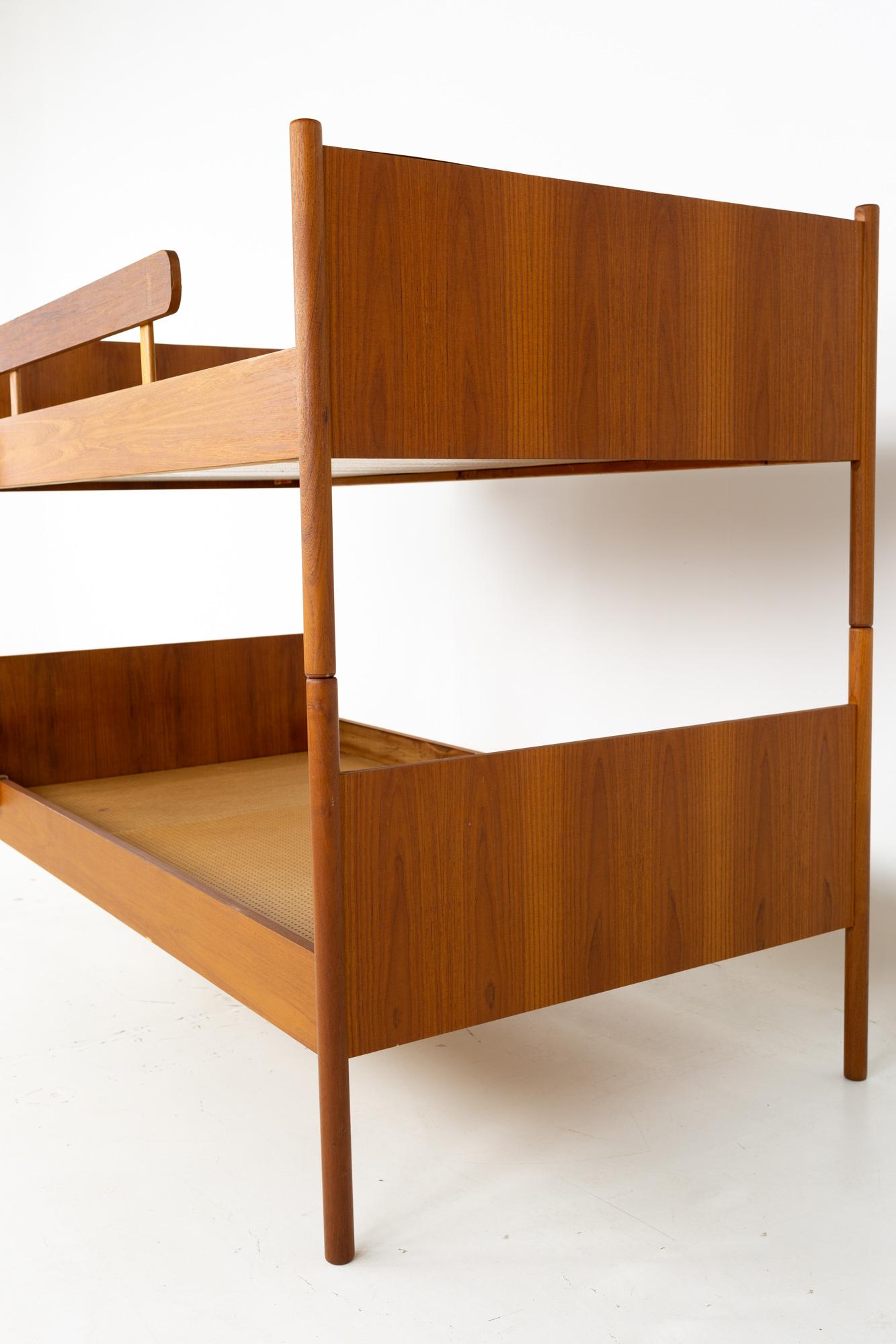 Westnofa Mid Century Danish Teak Bunk Beds In Good Condition In Countryside, IL