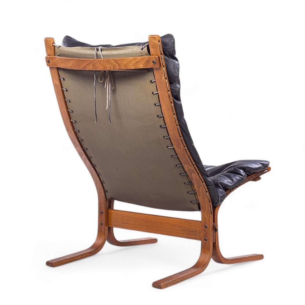 Sillas de salón Westnofa Mid Century Siesta Norwegian de madera curvada y cuero - Pareja en venta 3