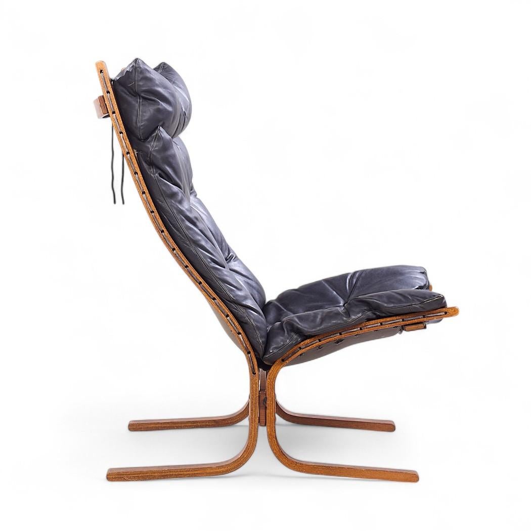 Sillas de salón Westnofa Mid Century Siesta Norwegian de madera curvada y cuero - Pareja en venta 4