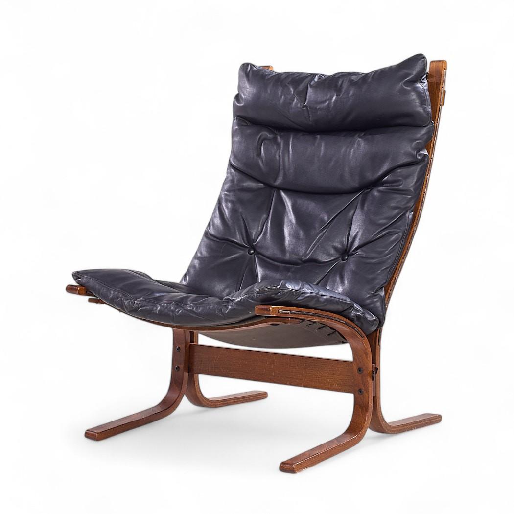 Sillas de salón Westnofa Mid Century Siesta Norwegian de madera curvada y cuero - Pareja siglo XX en venta