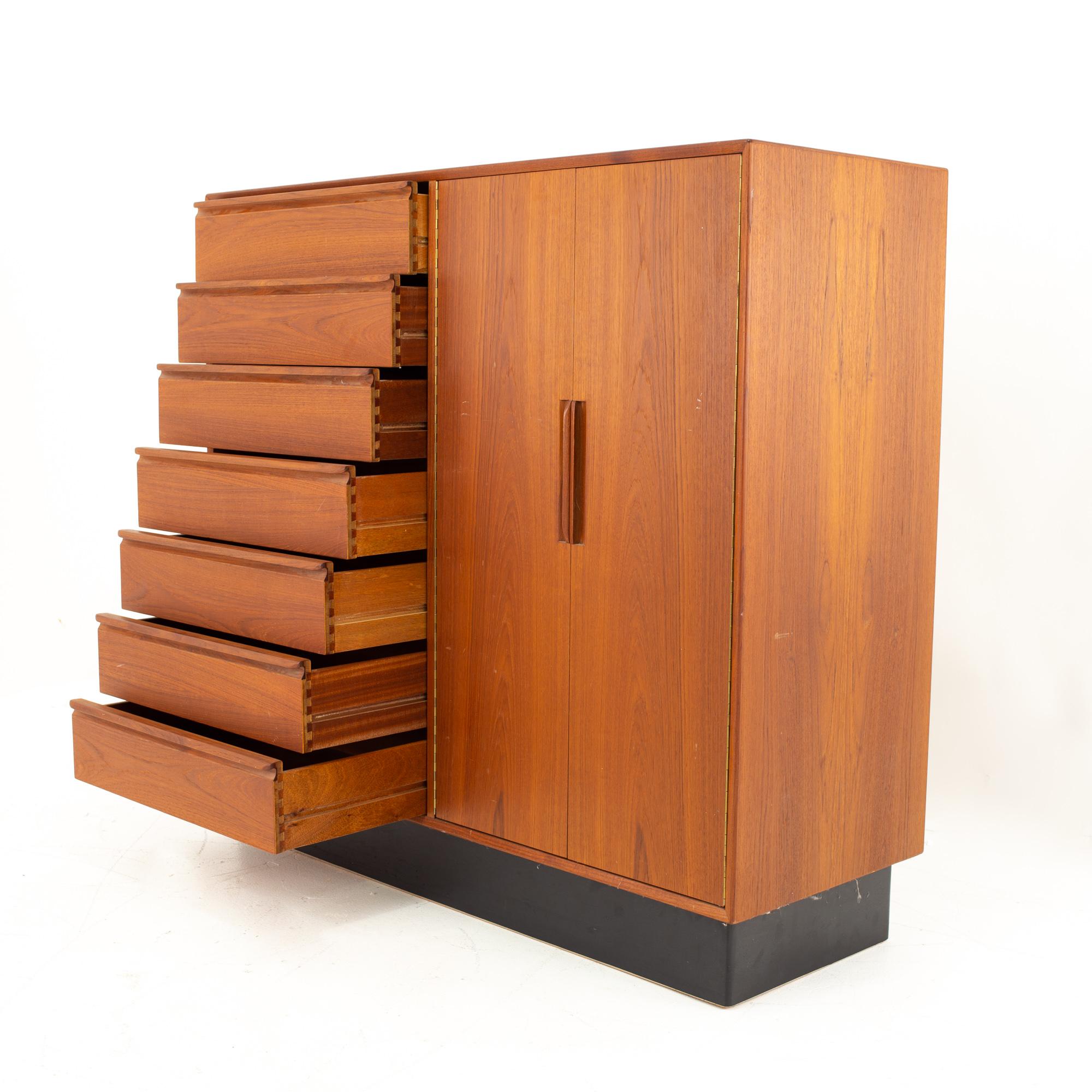 Westnofa Mid Century Teak Plinth Base Highboy In Excellent Condition In Countryside, IL