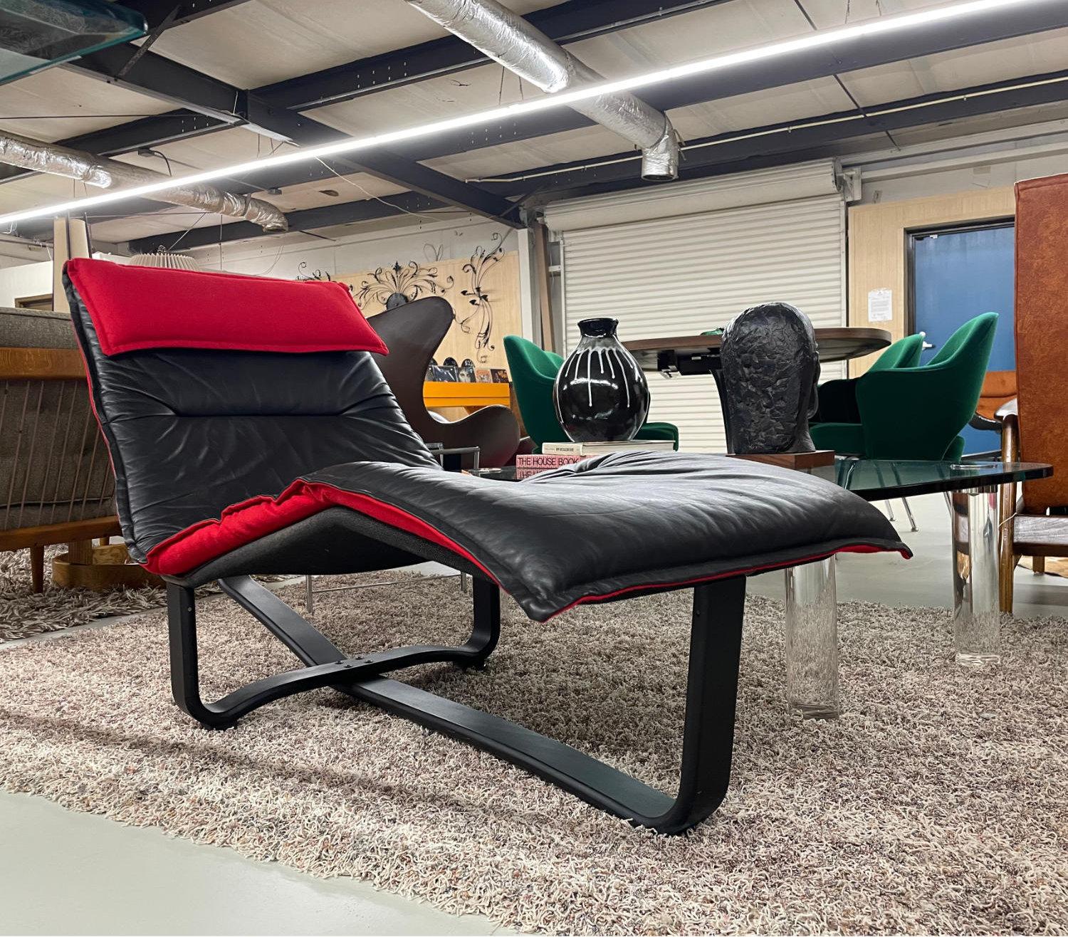 Westnofa Chaise Lounge Reversible Noruego de Piel Negra y Lana Roja en venta 6