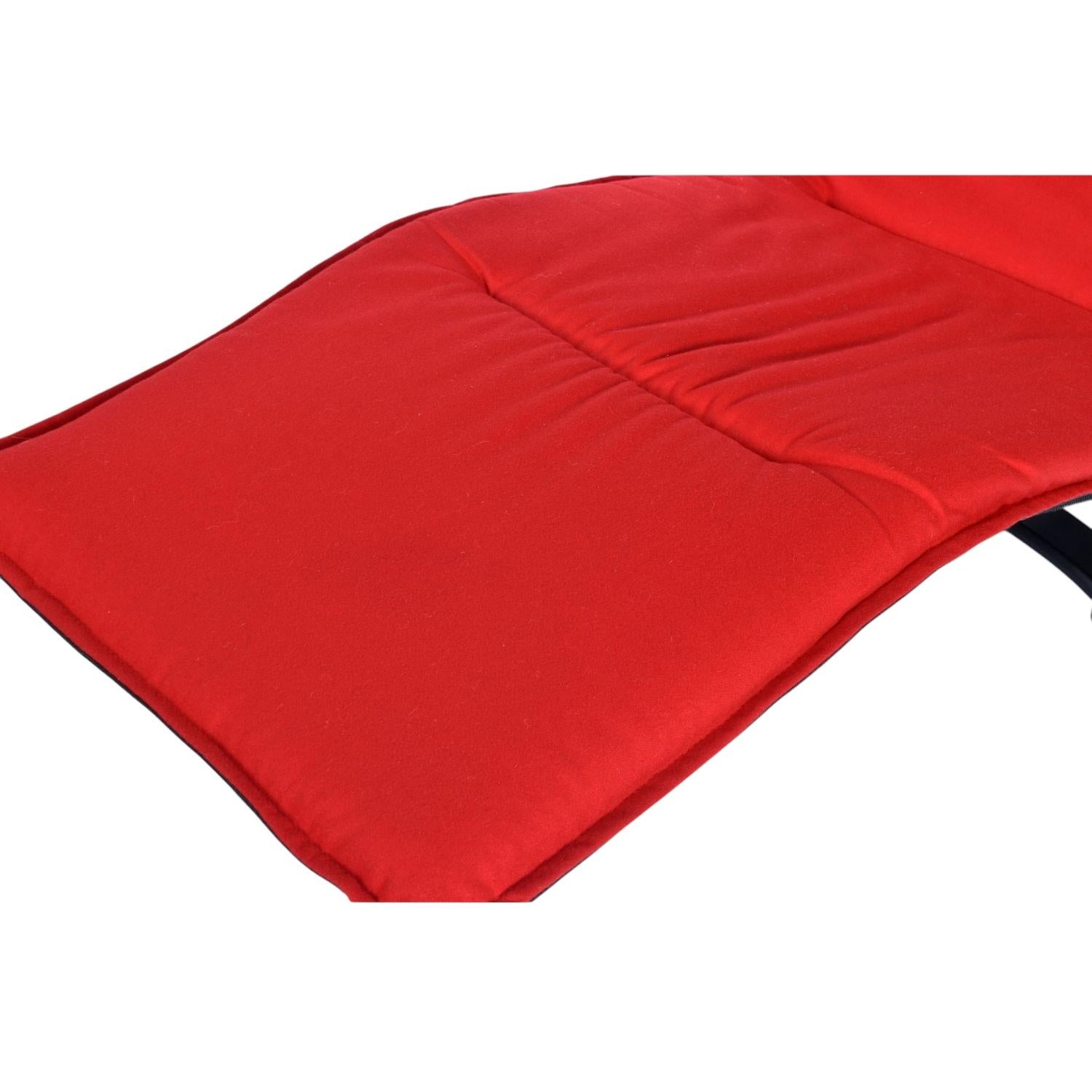 Westnofa Norwegian Black Leather and Red Wool Reversible Chaise Lounge For Sale 9