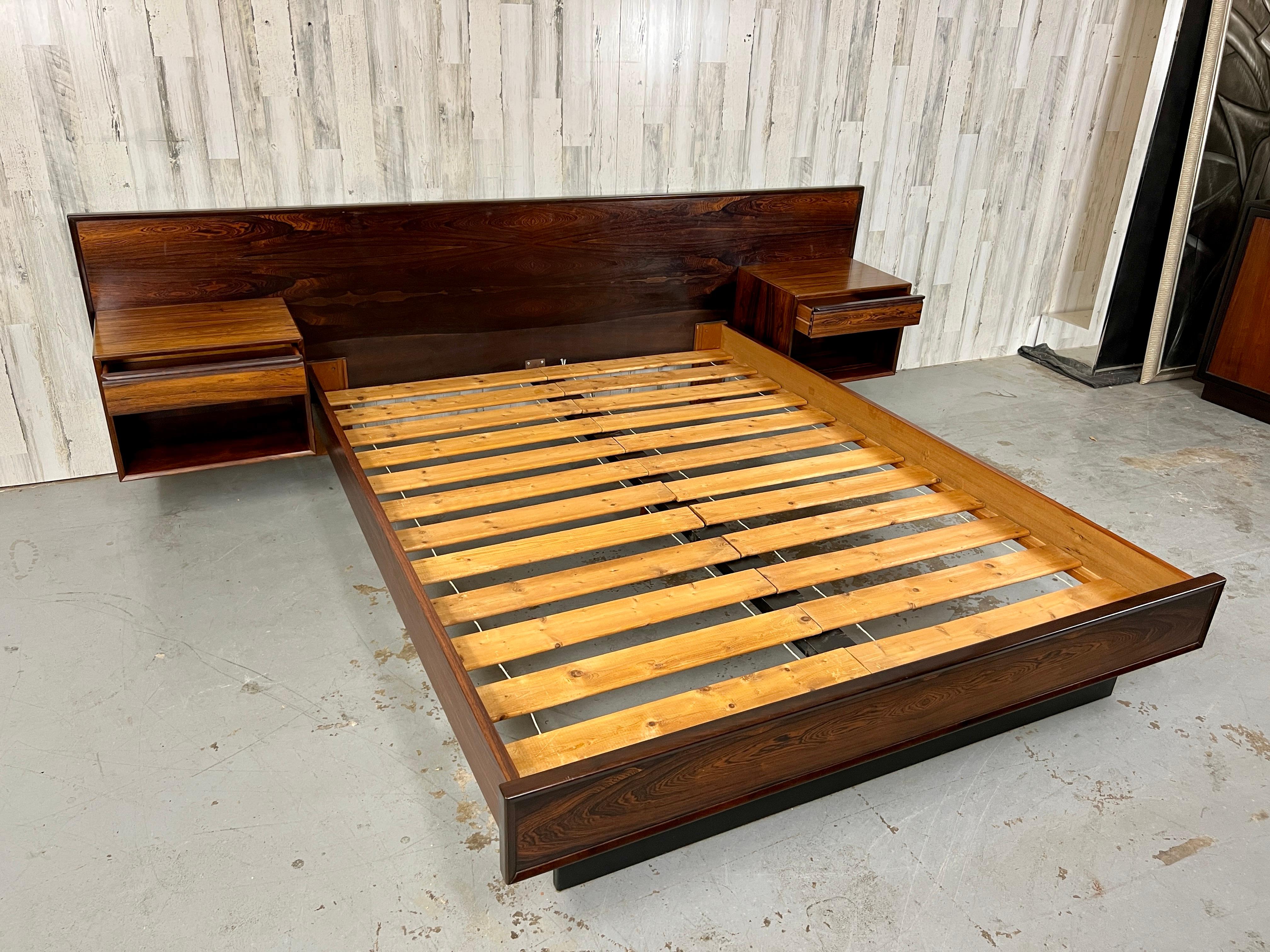 Westnofa Rosewood Floating Bed & Night Stands- Queen Size  For Sale 4