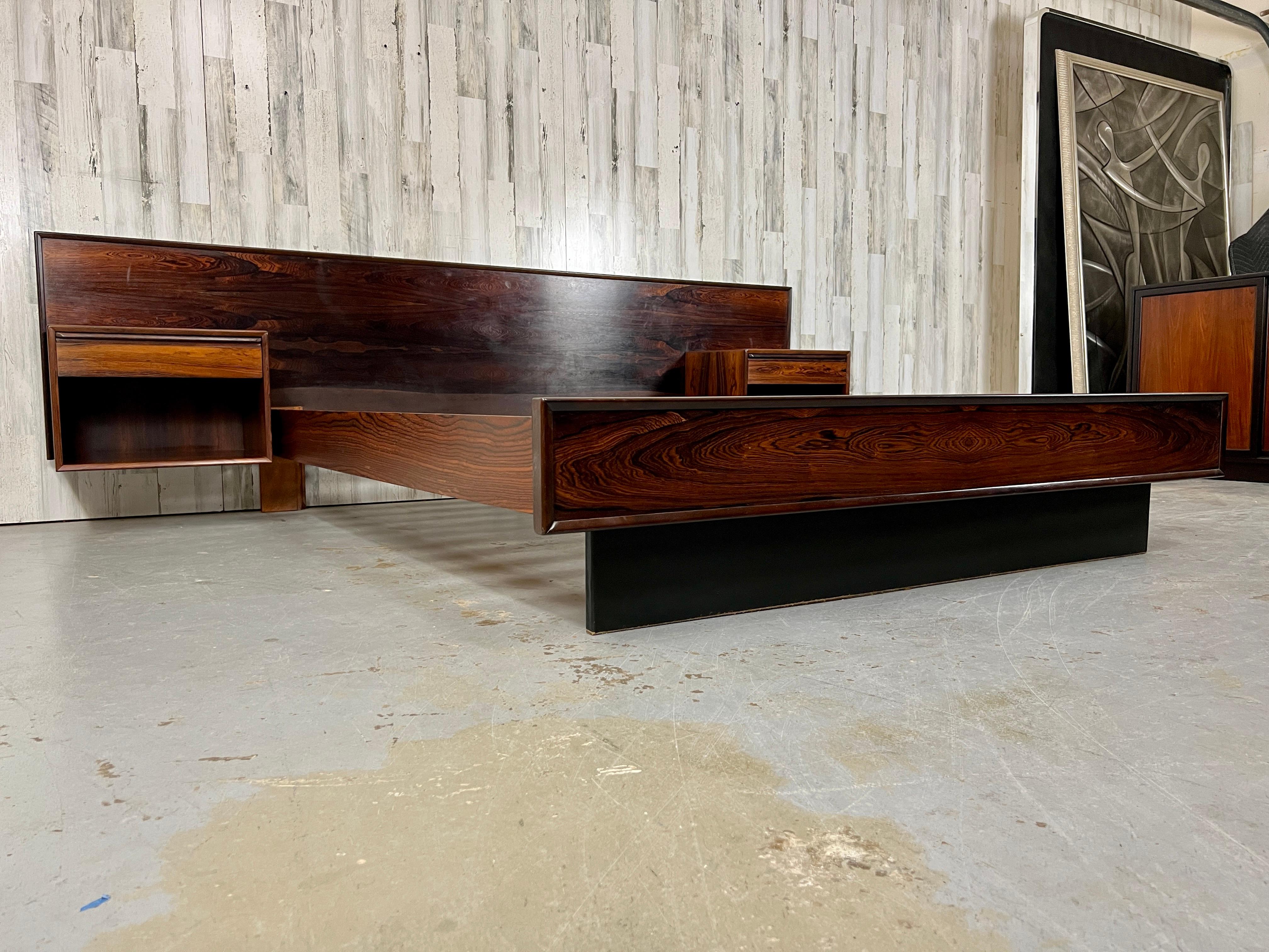 20th Century Westnofa Rosewood Floating Bed & Night Stands- Queen Size  For Sale