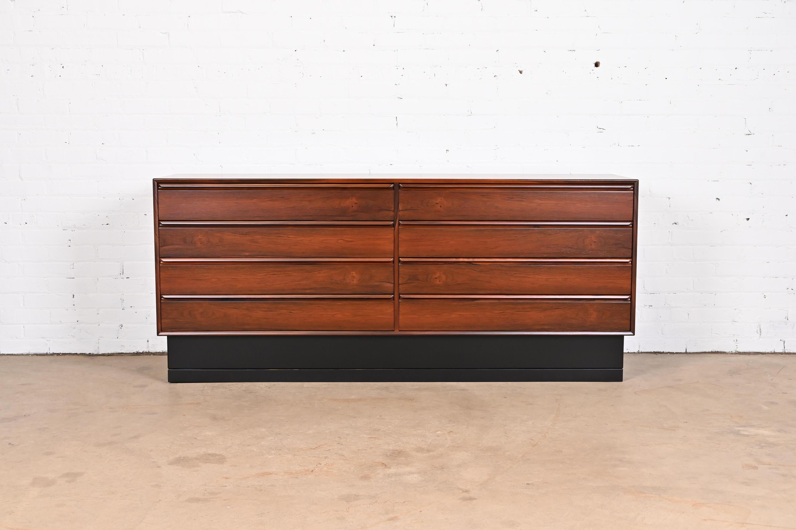 Westnofa Scandinavian Modern Rosewood Dresser or Credenza, Newly Refinished In Good Condition For Sale In South Bend, IN