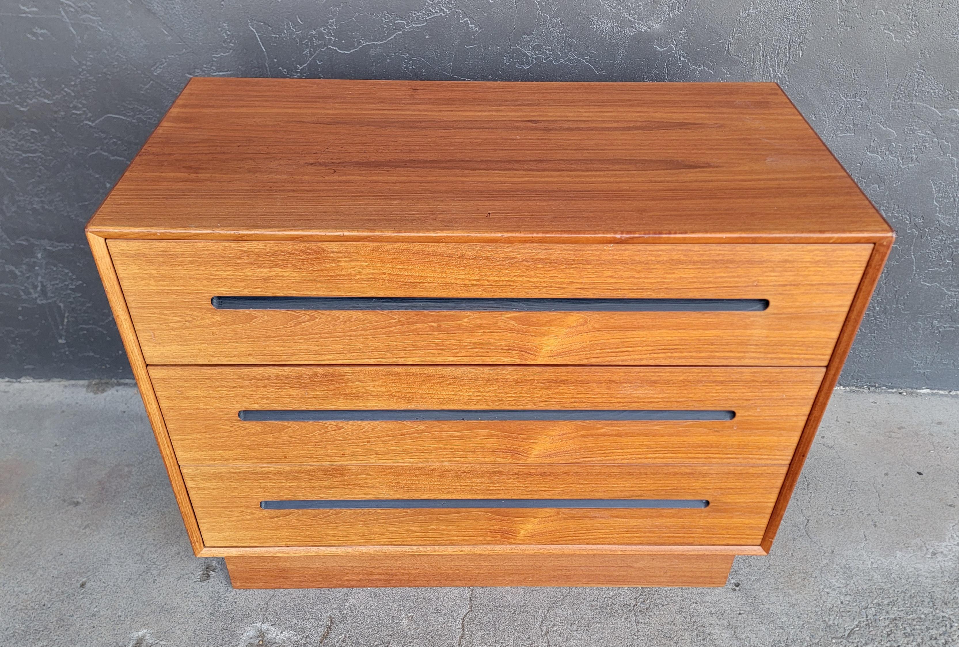 Westnofa Scandinavian Modern Teak Dresser For Sale 6
