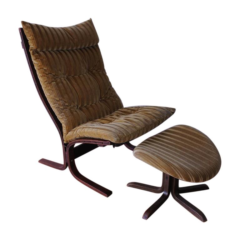 Westnofa Siesta Bentwood Lounge Chair Designed by Ingmar Relling with Footstool For Sale