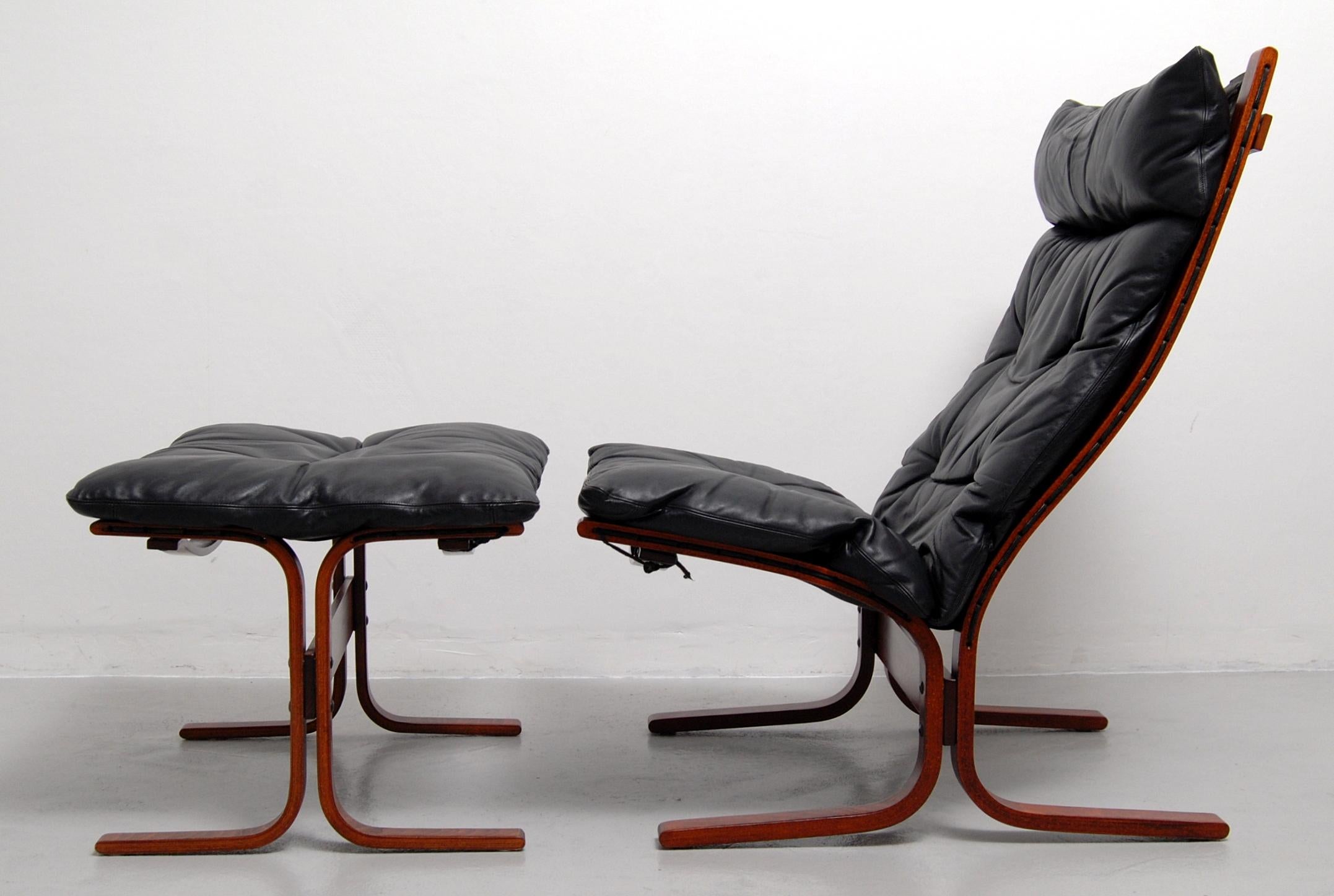 Westnofa Siesta High Back Sling Lounge Chair and Ottoman by Ingmar Relling (Skandinavische Moderne)