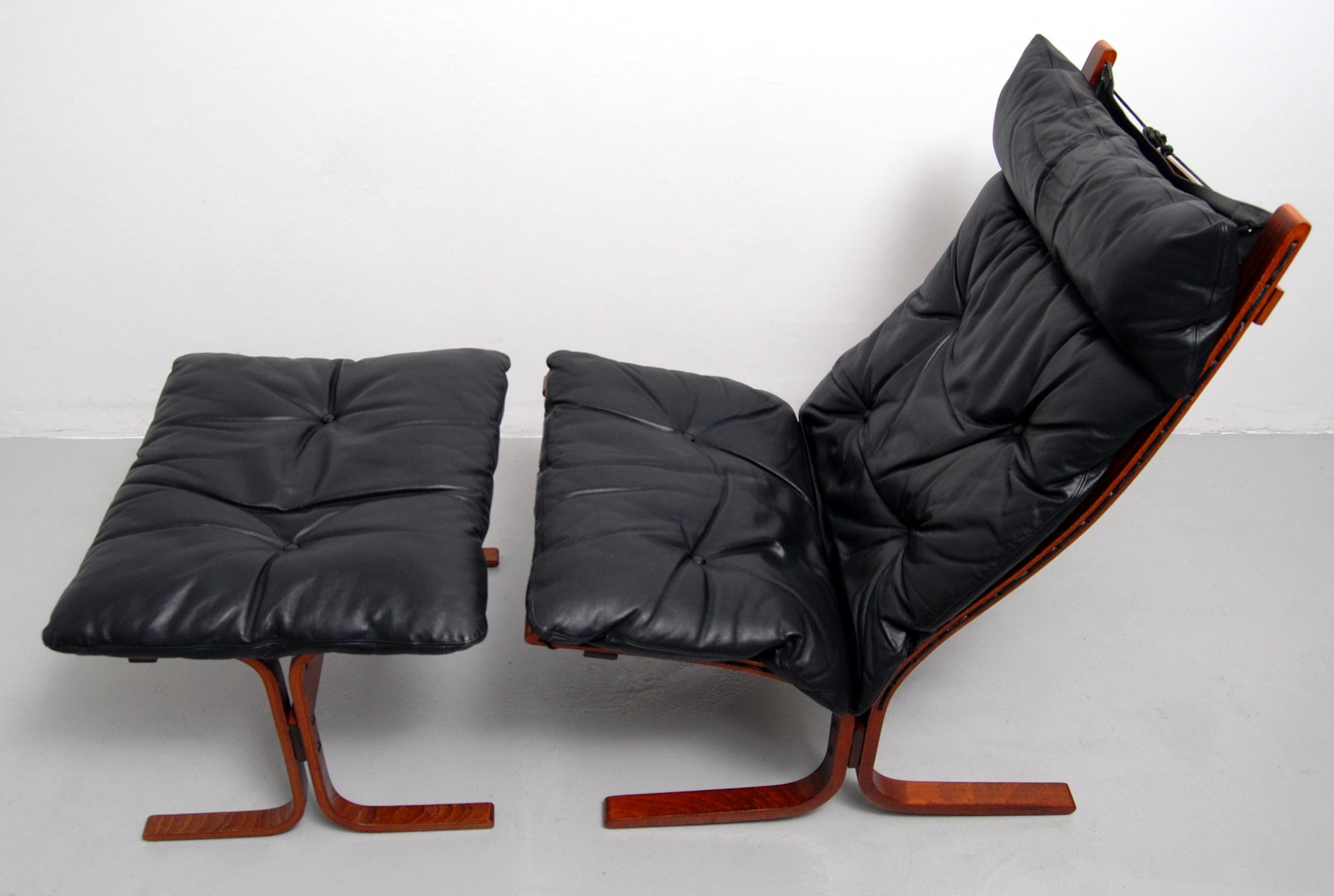 Scandinavian Modern Westnofa Siesta High Back Sling Lounge Chair and Ottoman by Ingmar Relling