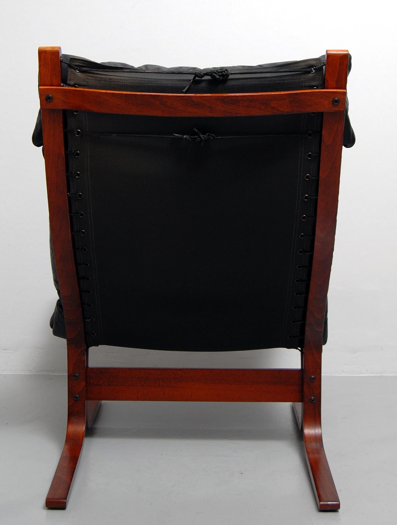 Westnofa Siesta High Back Sling Lounge Chair and Ottoman by Ingmar Relling (Leder)