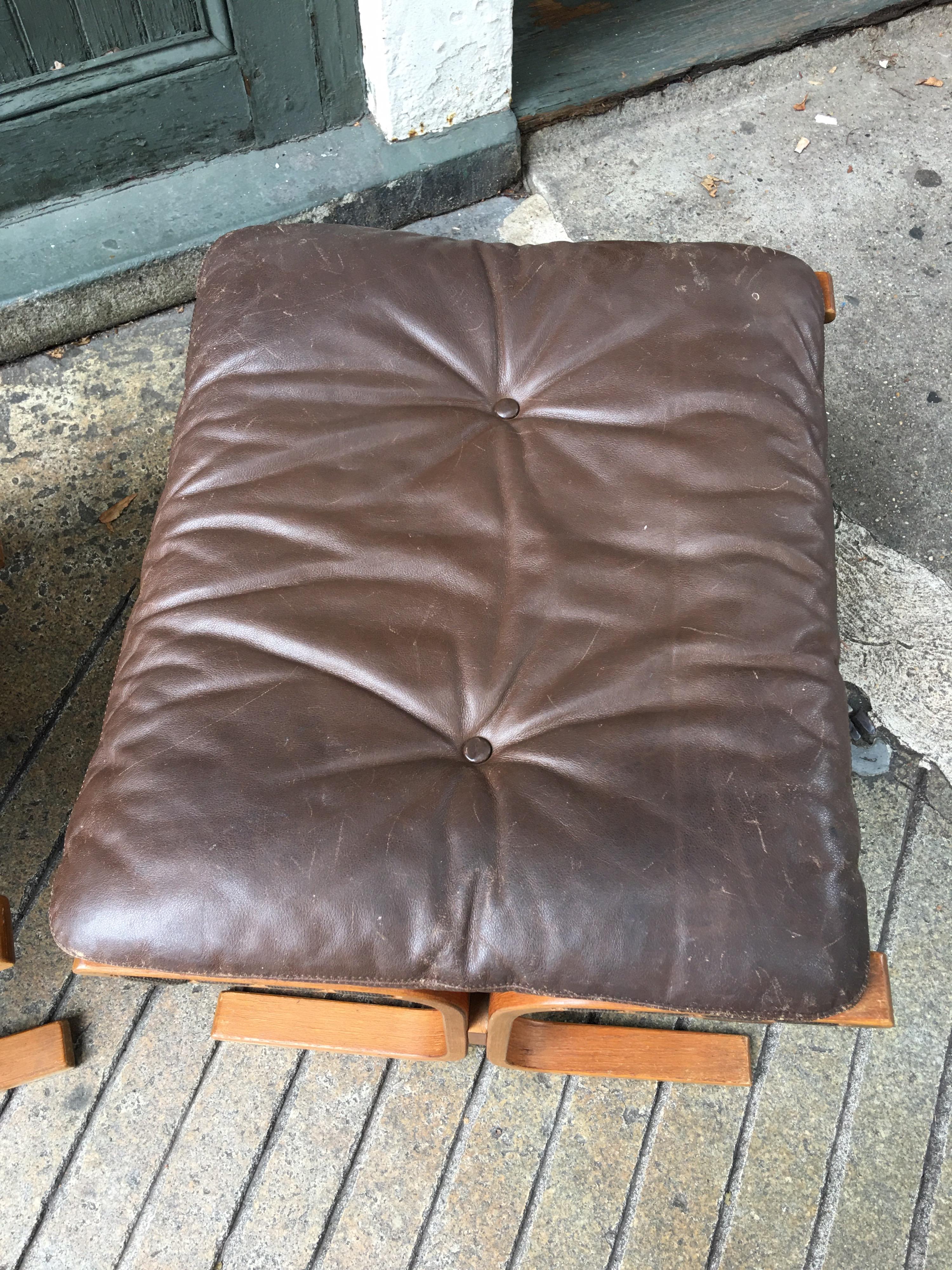Westnofa Siesta Leather Lounge Chair and Ottoman designed by Ingmar Relling In Good Condition In Philadelphia, PA