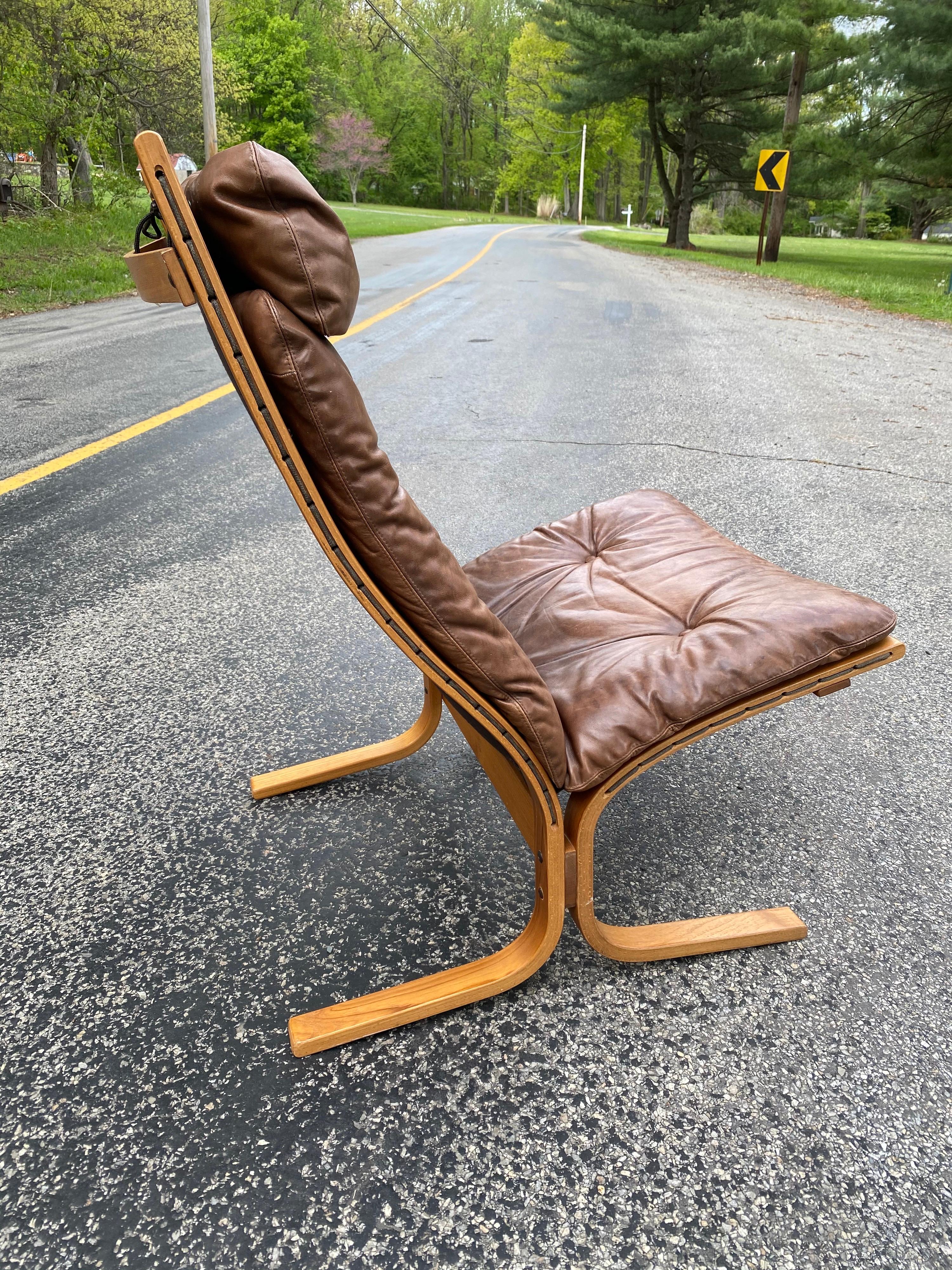 Late 20th Century Westnofa Siesta Norway Leather Lounge Chair designed by Ingmar Relling