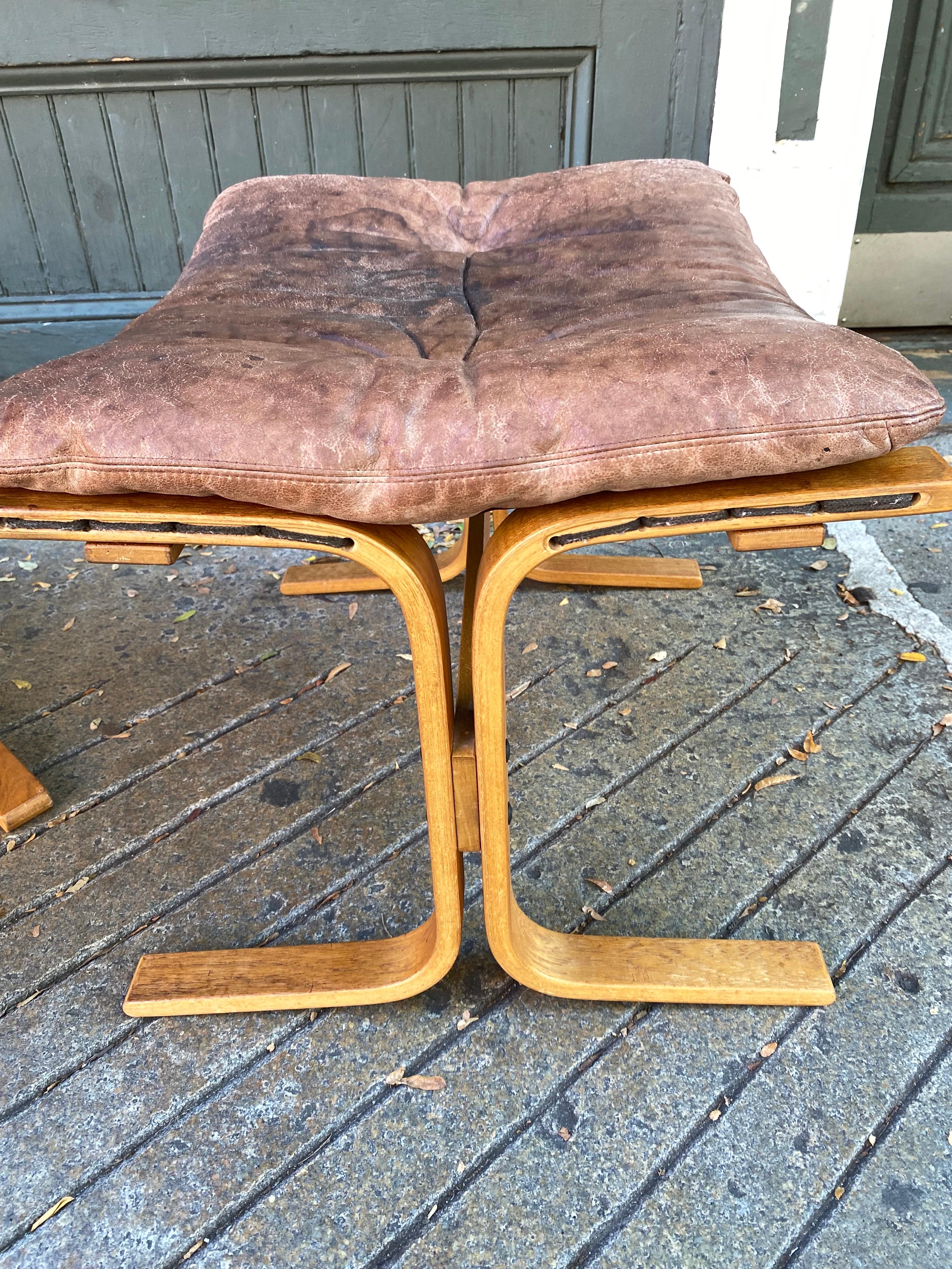 Late 20th Century Westnofa Siesta Norway Lounge Chair and Ottoman designed by Ingmar Relling