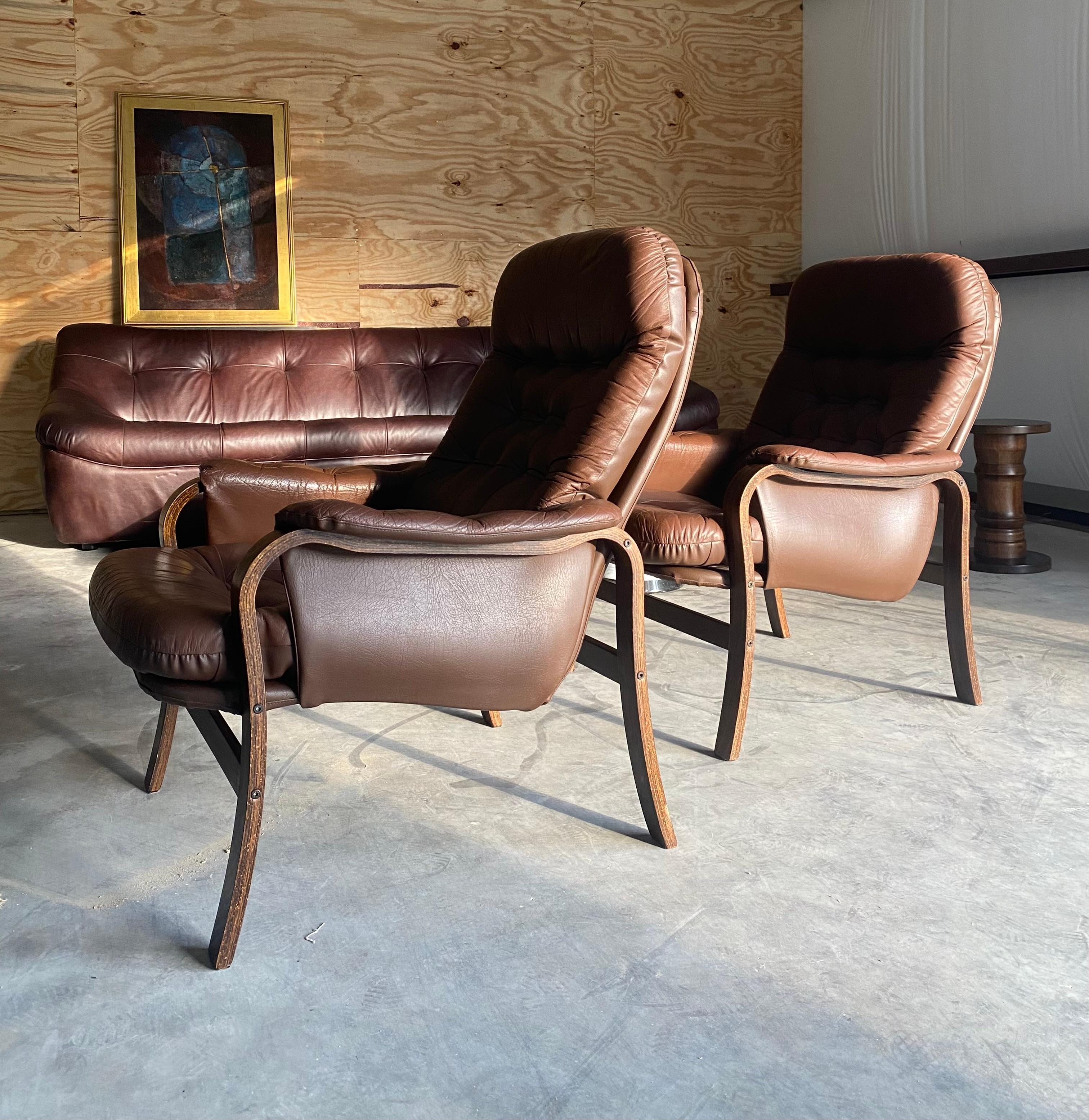 Westnofa-Style Leather Bentwood Lounge Chairs, A Pair en venta 2