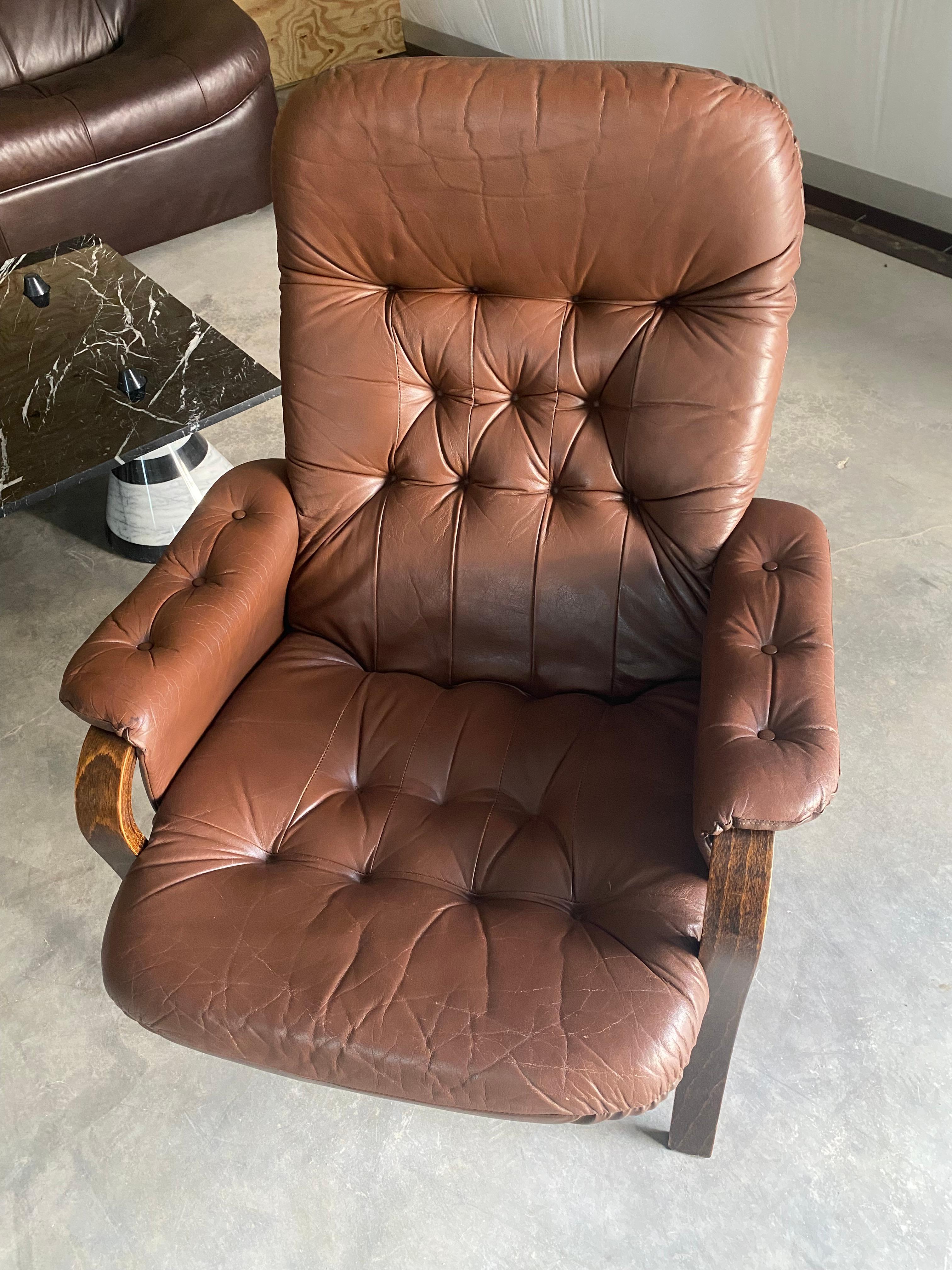 Westnofa-Style Leather Bentwood Lounge Chairs, A Pair en venta 8